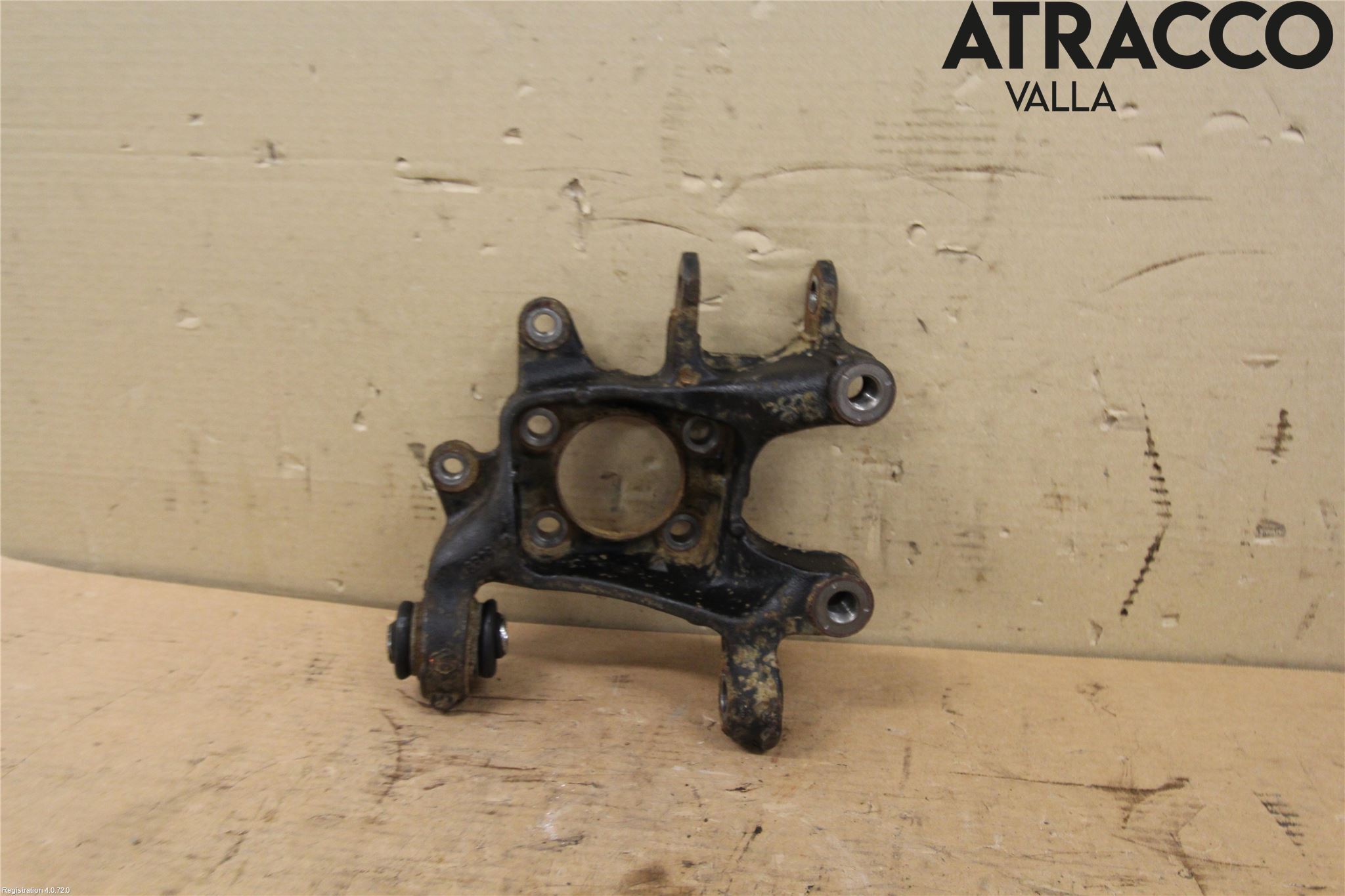 Toyota AURIS 13-19 Spindel Vb
