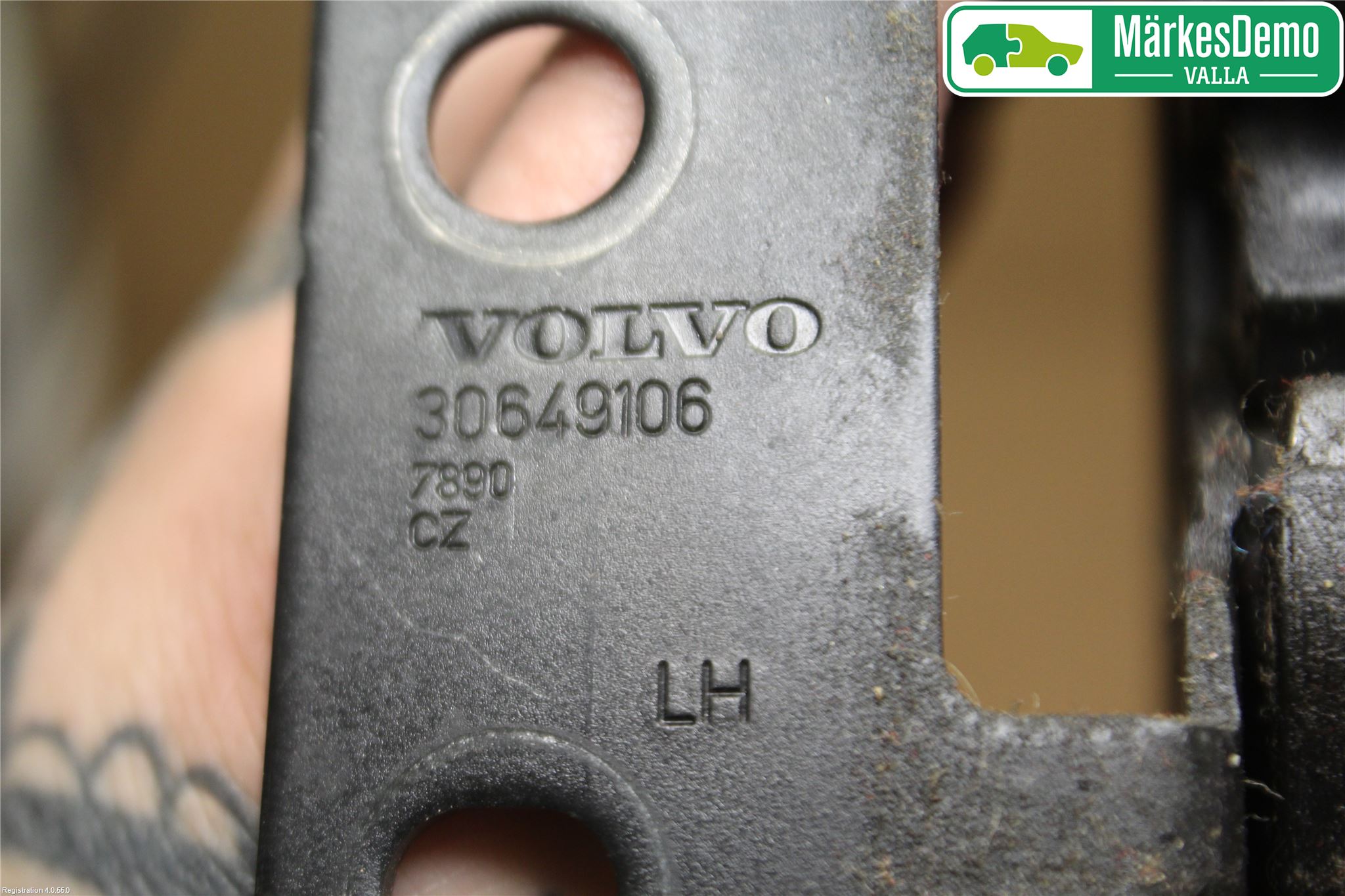 Volvo XC90 03-06 Bakluke-Lokk Låsekasse