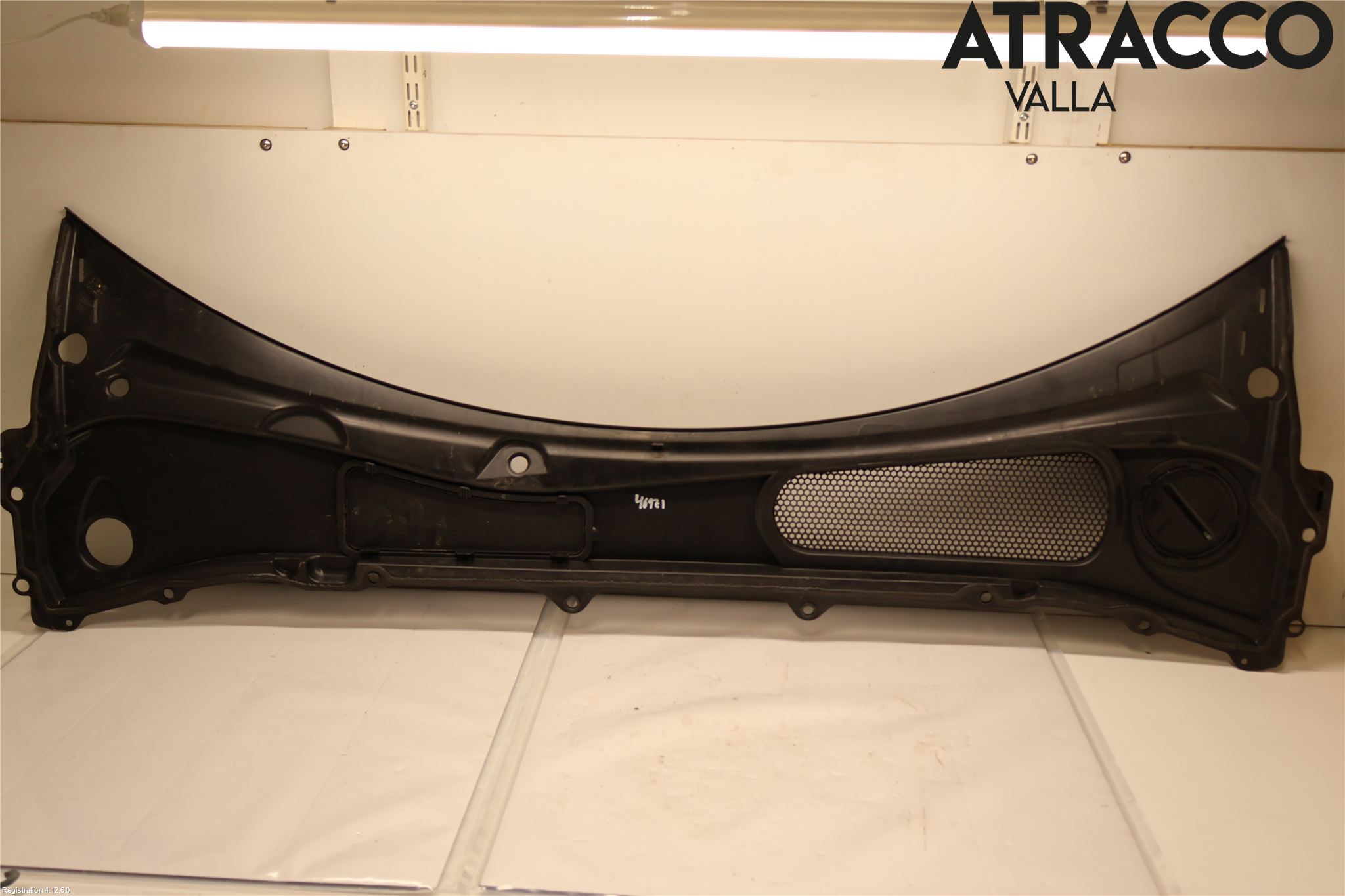 Volvo V90 CROSS COUNTRY 17->> Visker Deksel-Grill-Under Frr