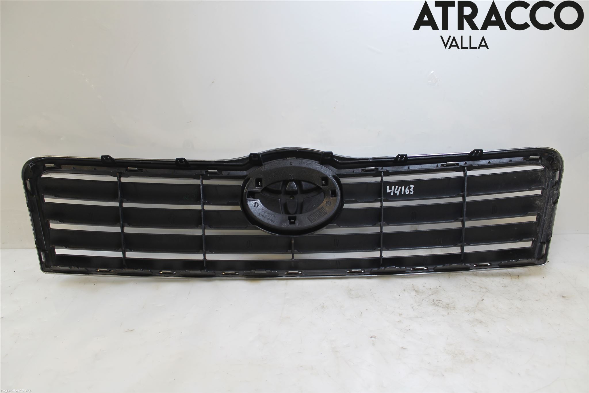 Toyota AVENSIS 03-06 Grill Komplett