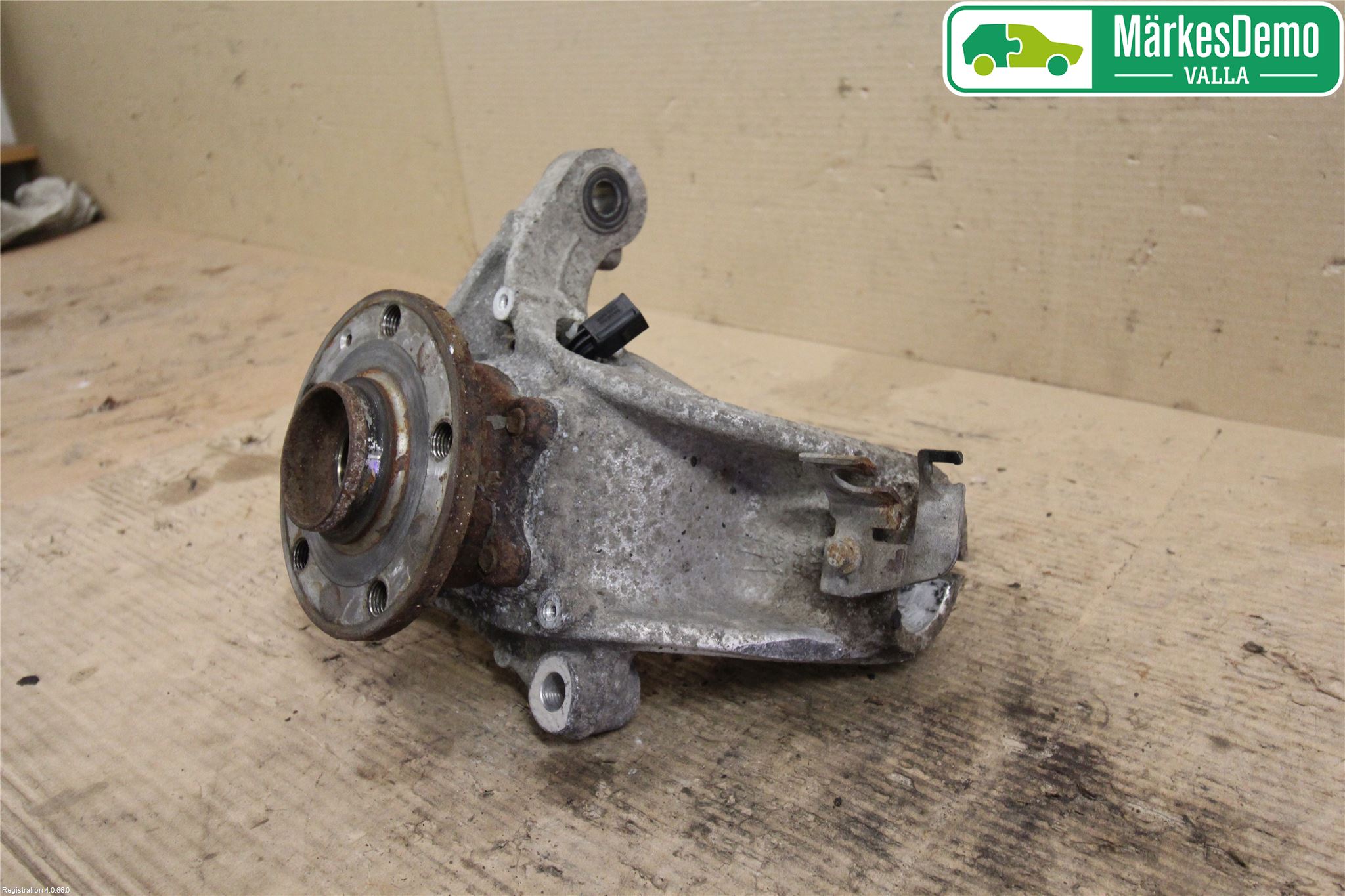 Volkswagen VW PASSAT 11-14 Spindel Hf