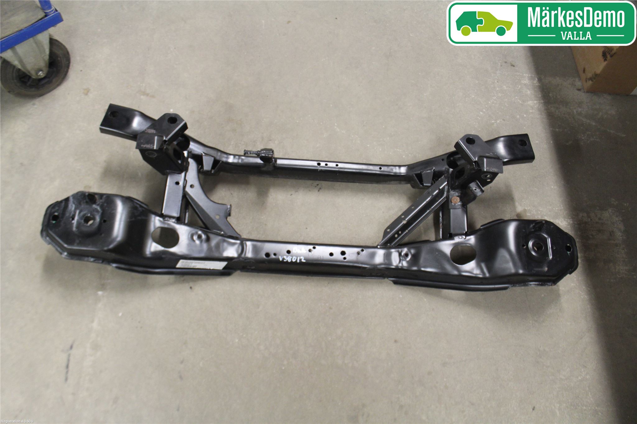 Volvo V40 12-19 Bakaksel Feste Travers-Ramme