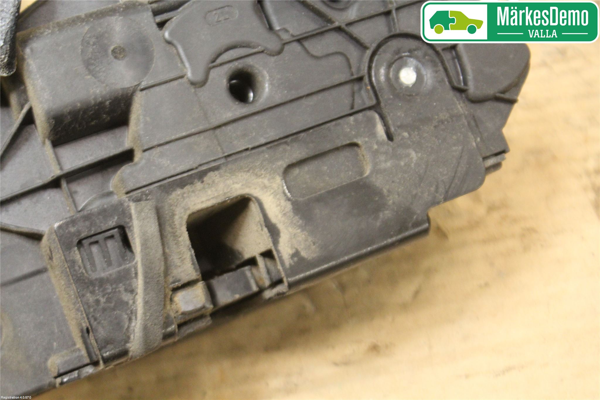 Volkswagen VW POLO 10-17 Dørlås - Låsekasse