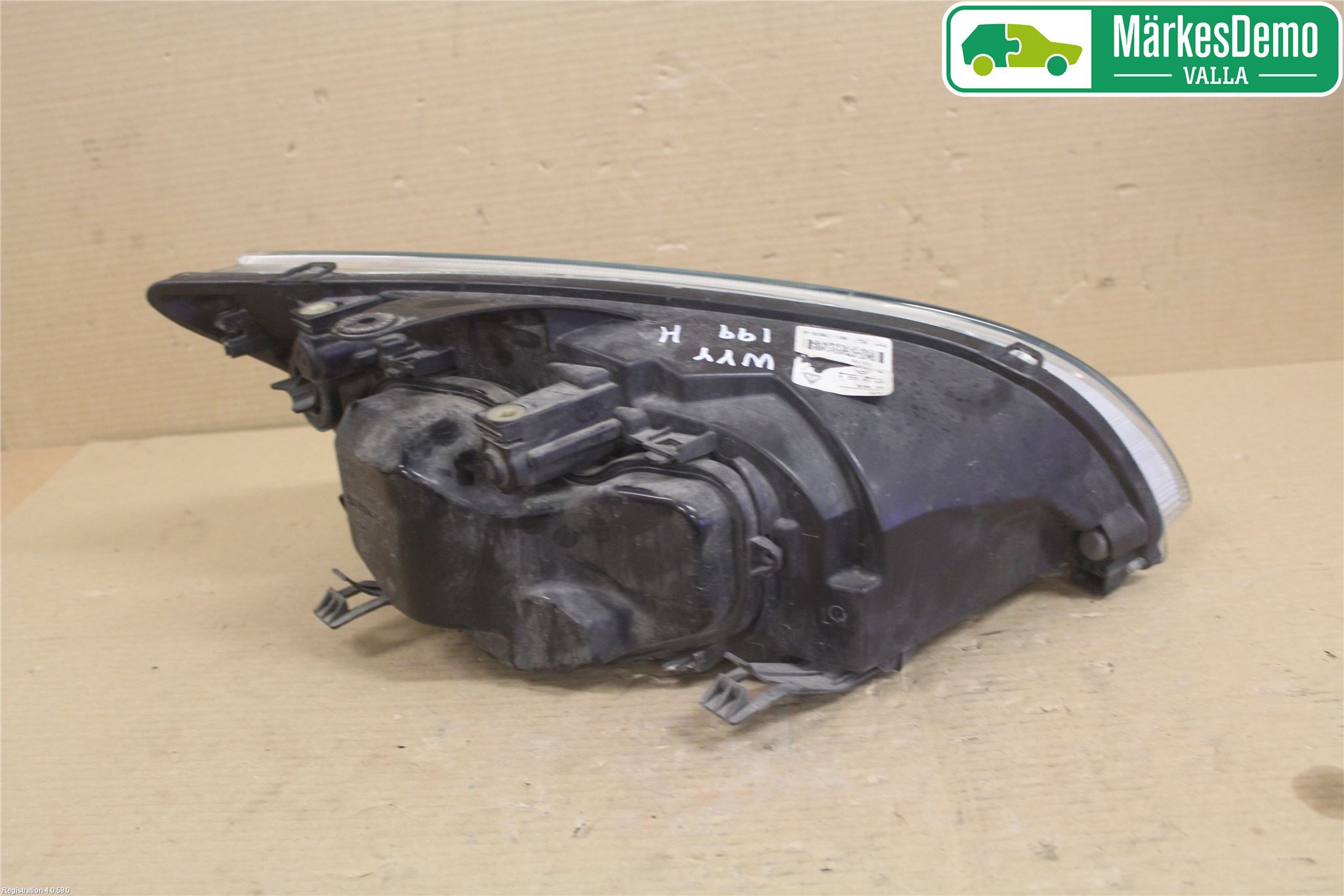 Ford FOCUS     04-07 Frontlykt Høyre