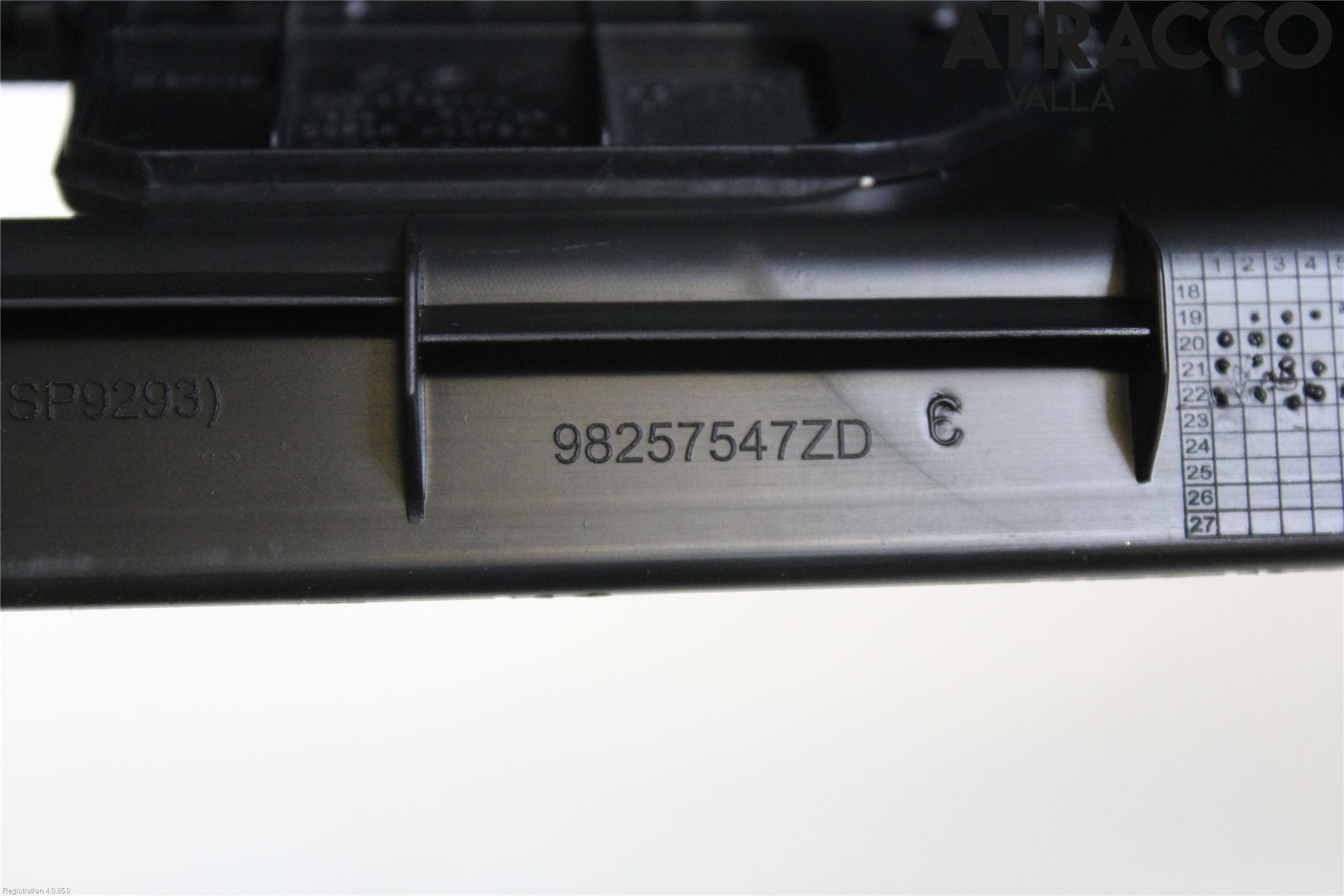 Peugeot 2008/E-2008 20- Innr Bakluketrekk