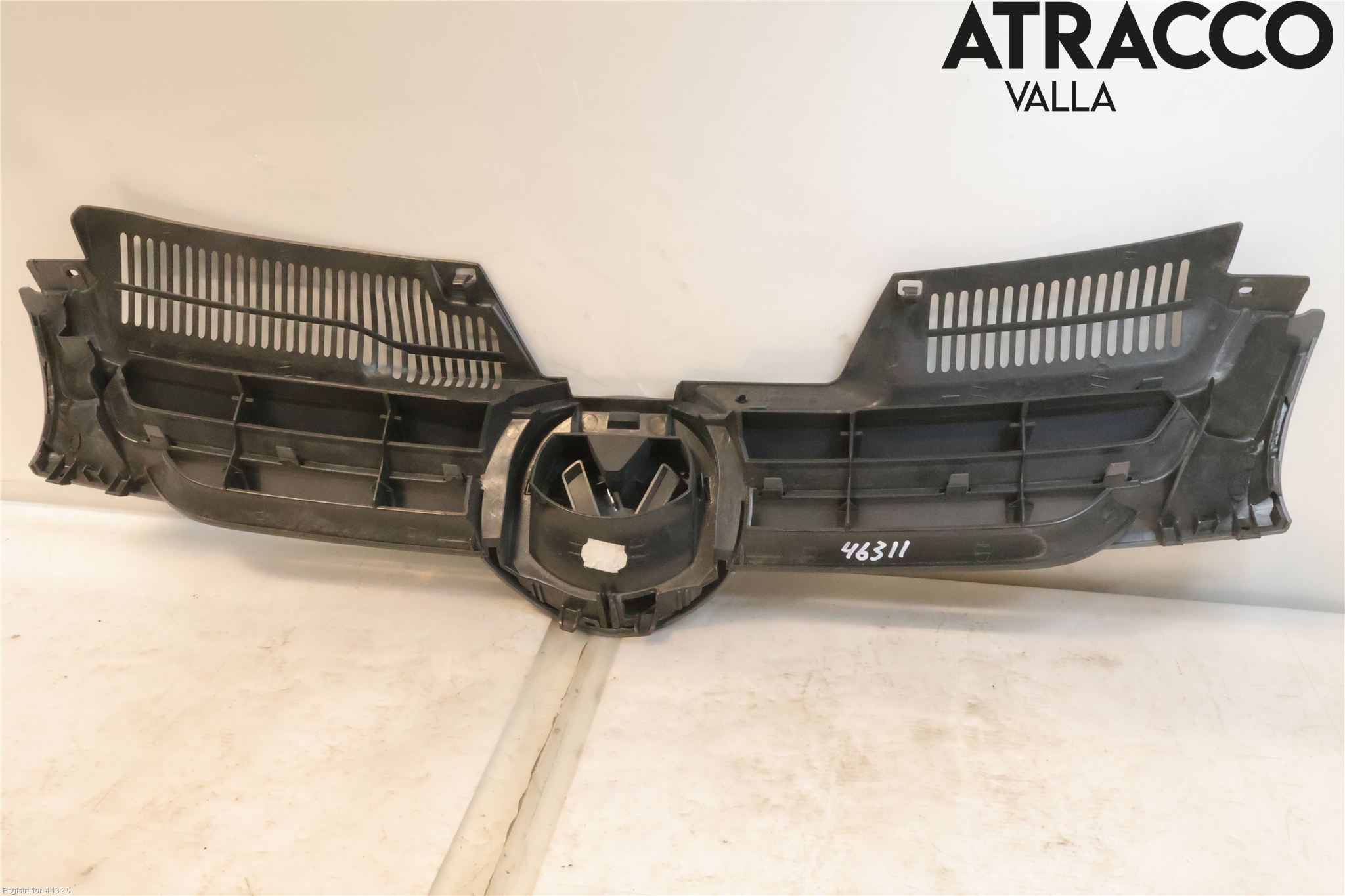 Volkswagen VW GOLF V 04-09 Grill Komplett