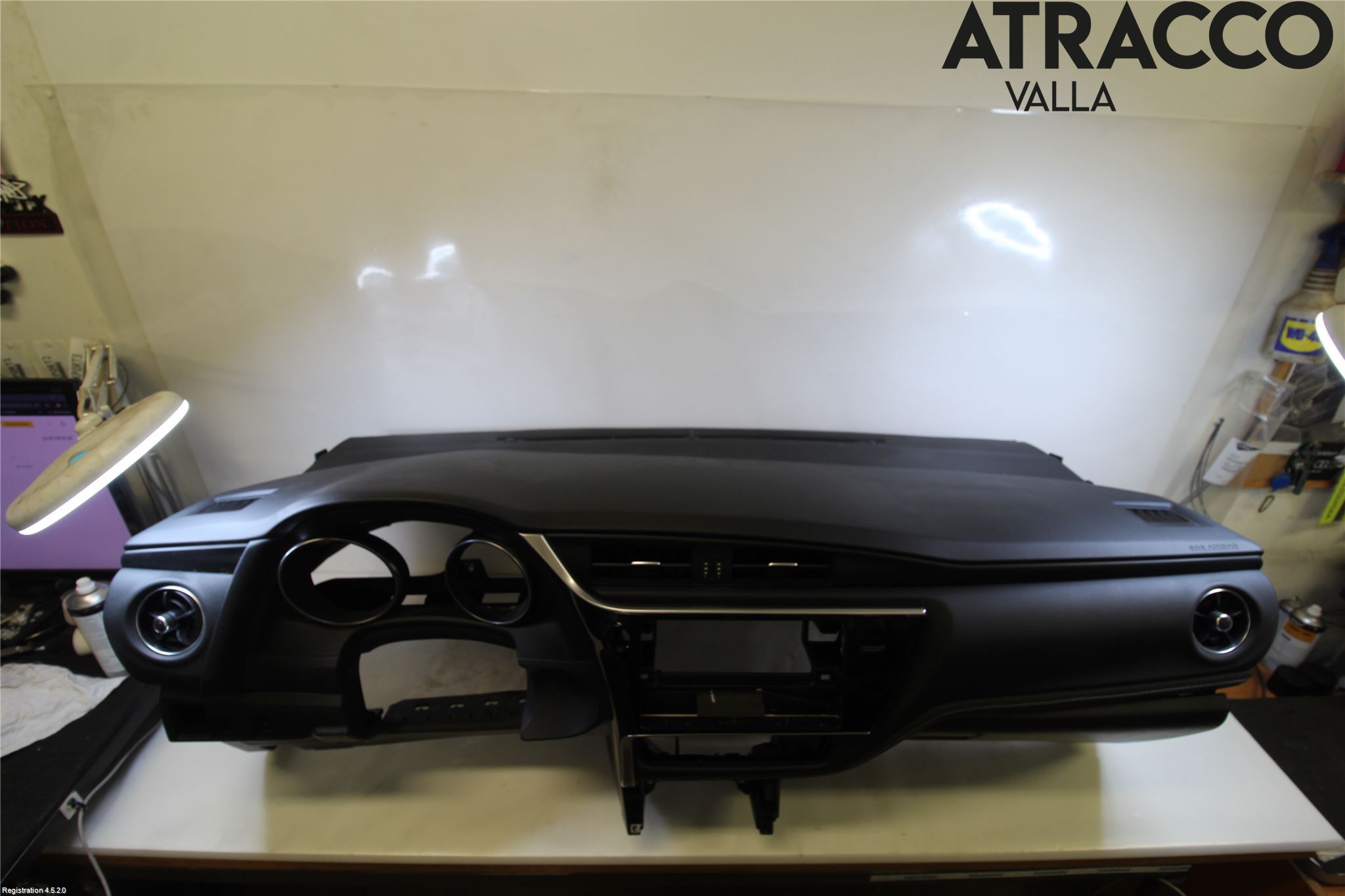Toyota AURIS 13-19 Dashbord
