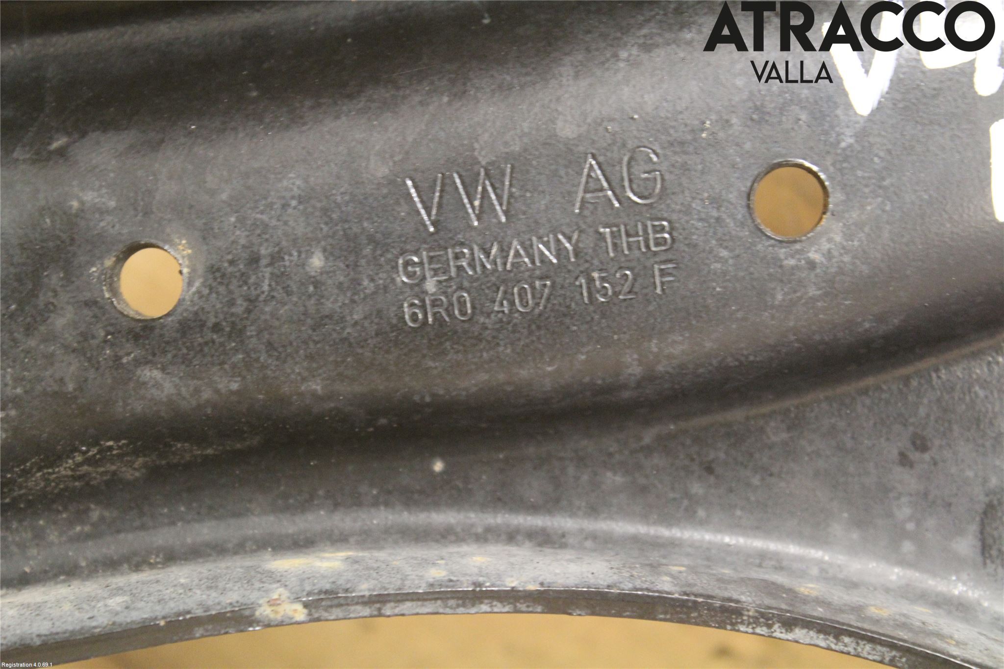 Volkswagen VW POLO 10-17 Bærearm Foran Høyre Nedre
