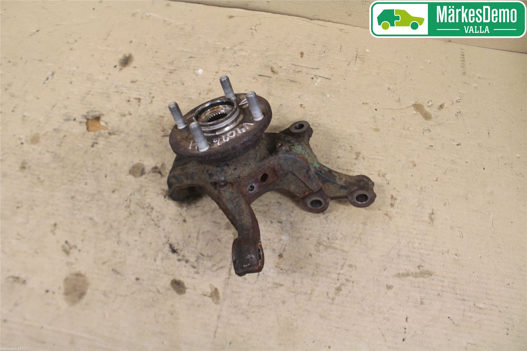 Toyota YARIS XP130 12-14 Spindel Vf