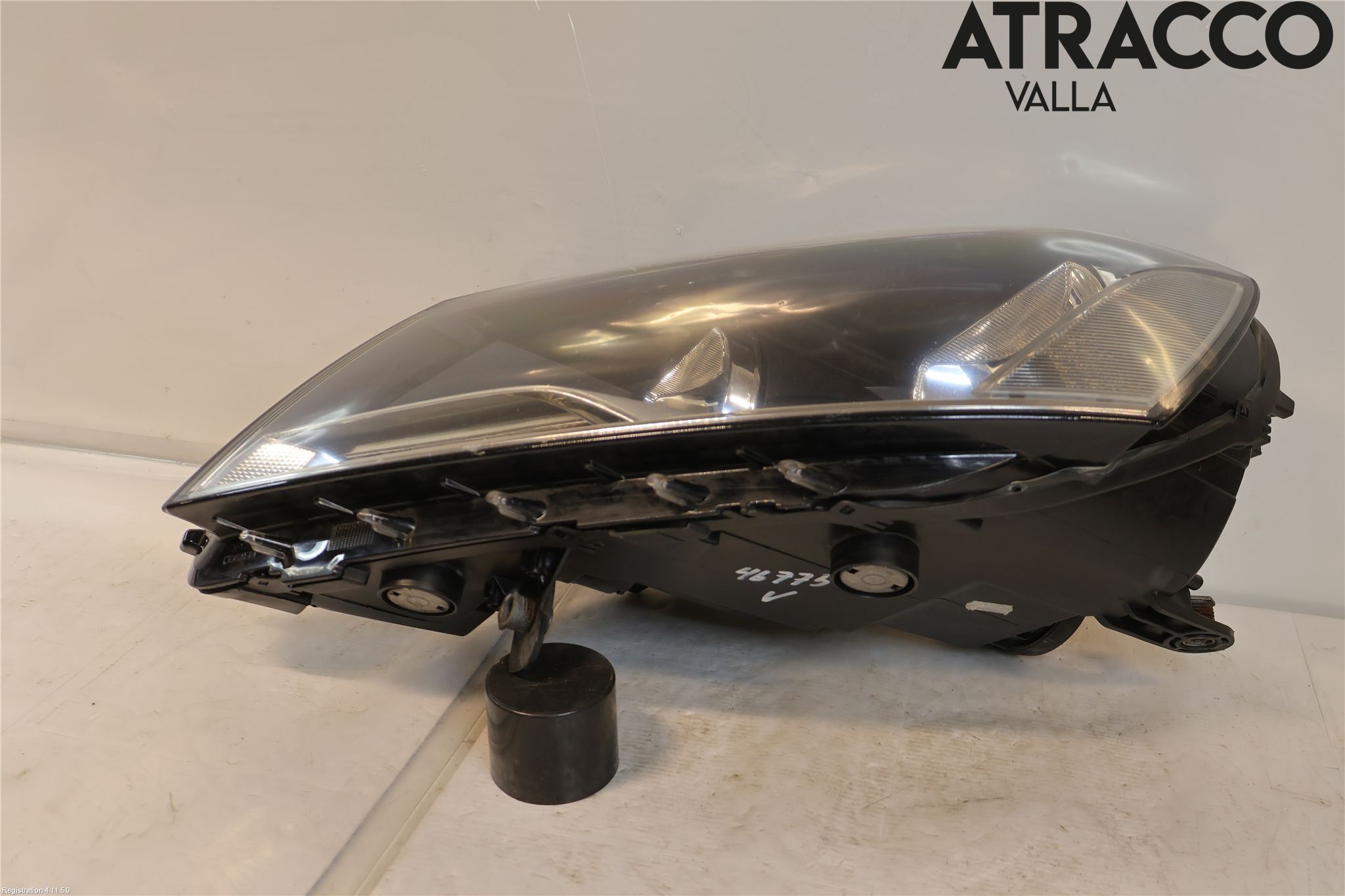 Volkswagen VW PASSAT 11-14 Frontlykt Venstre