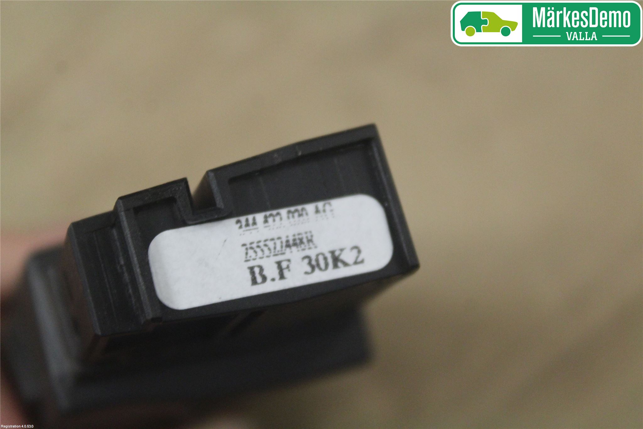 Renault CLIO IV 12-16 Bryter Ratt Radio-Stereo