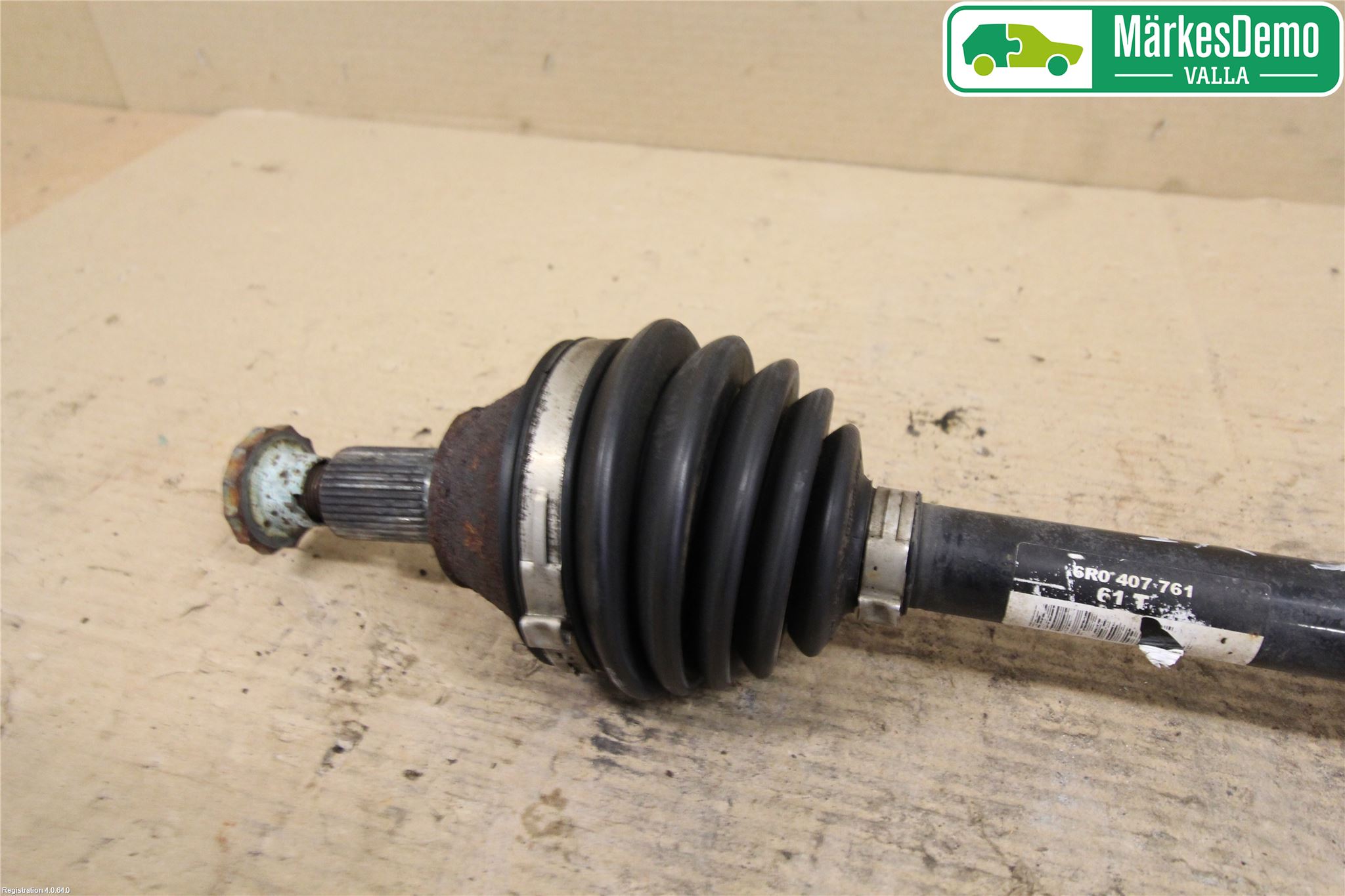 Volkswagen VW POLO 10-17 Drivaksel Foran Kompl Venstre