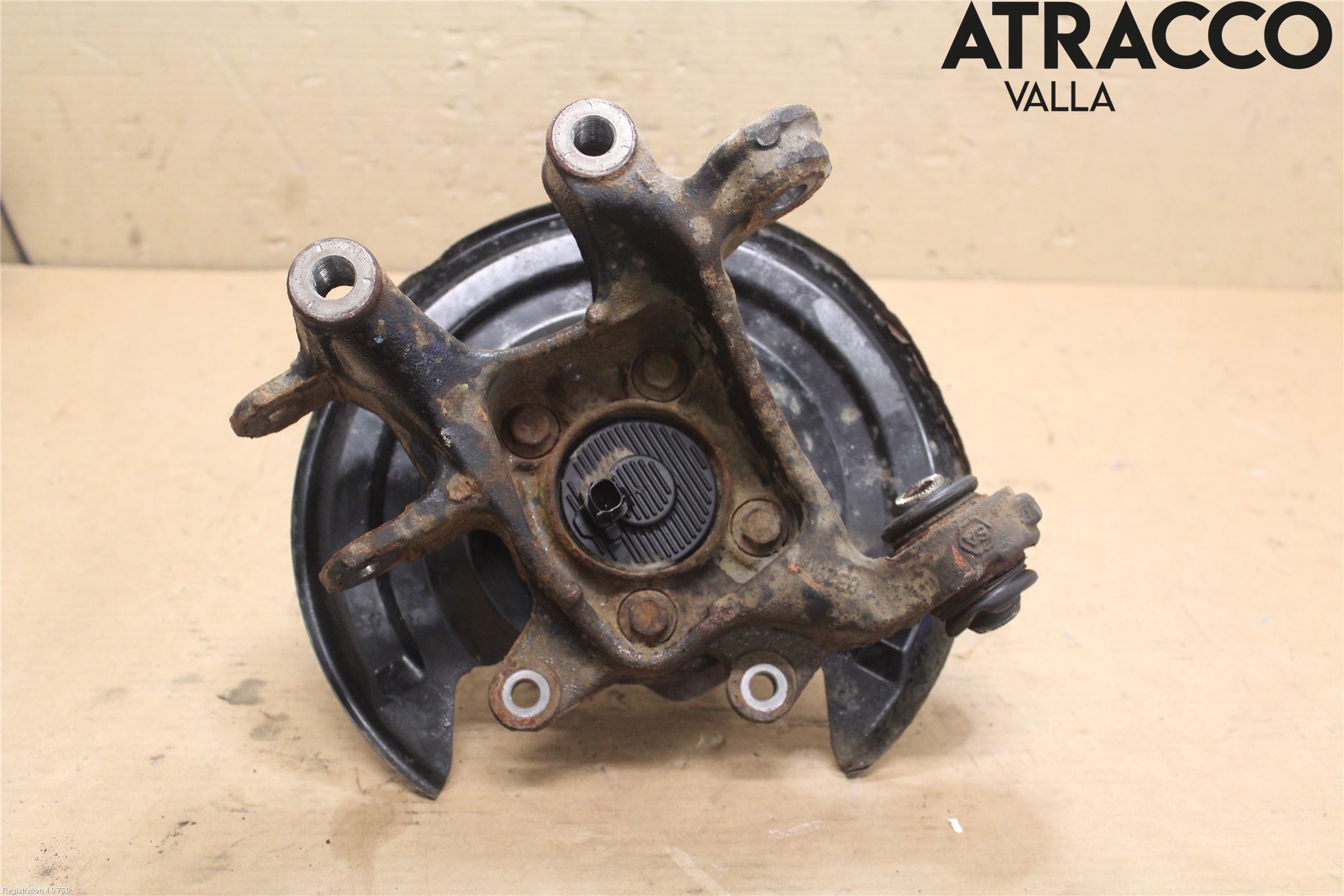 Toyota AURIS 13-19 Spindel Vb