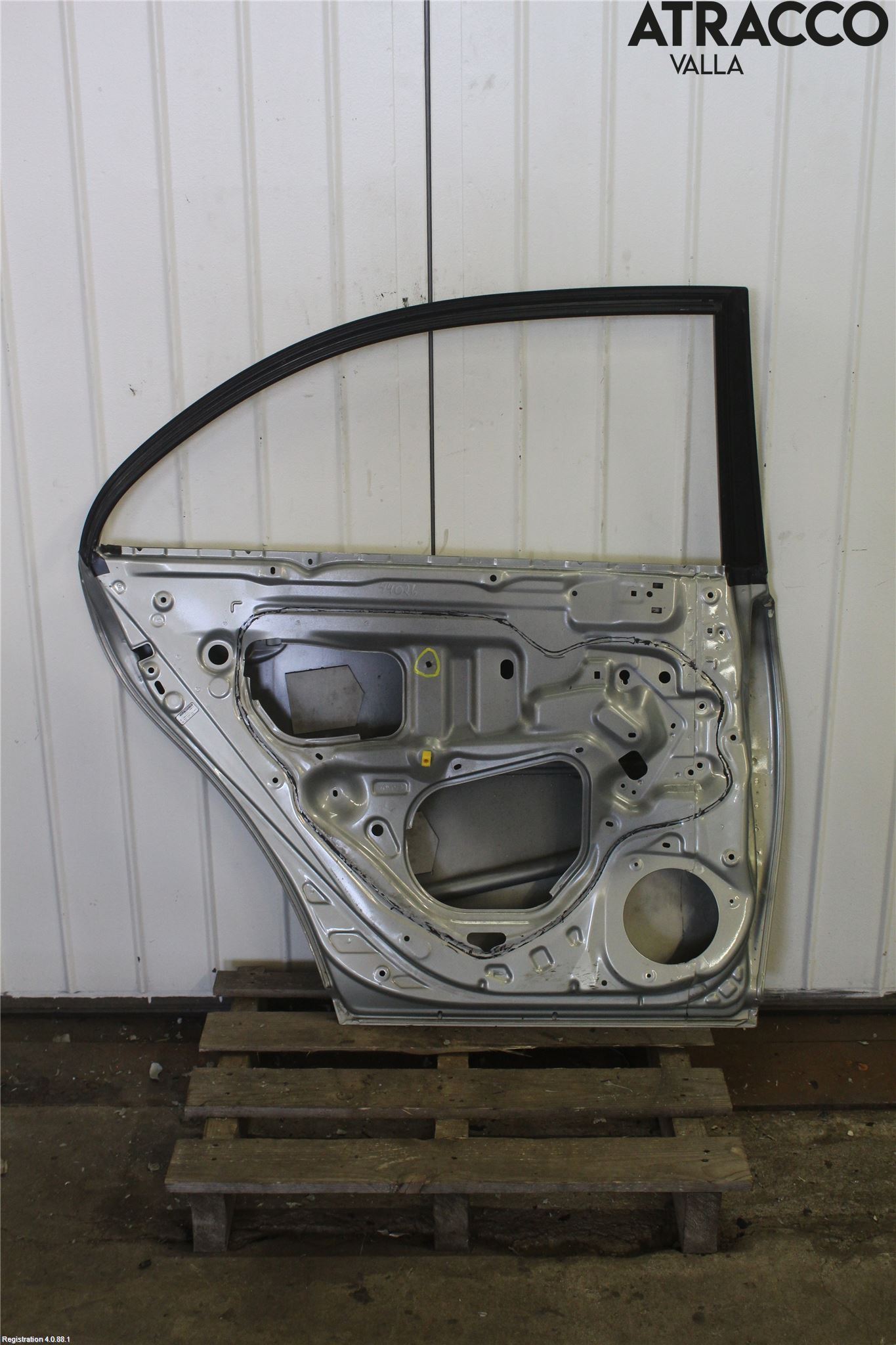 Toyota AVENSIS 03-06 Dør 4D Bak Venstre
