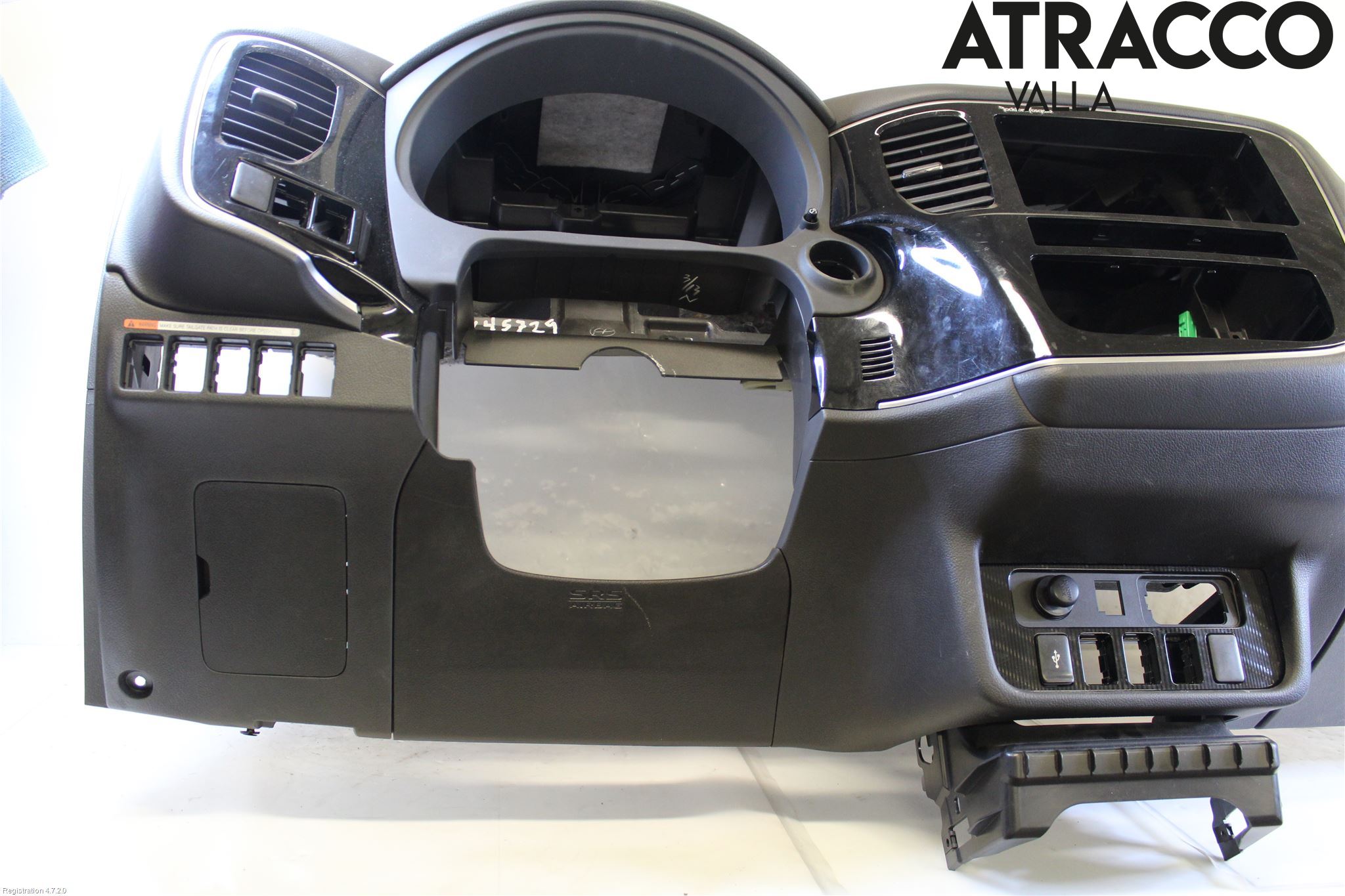 Mitsubishi OUTLANDER 13-21 Dashbord