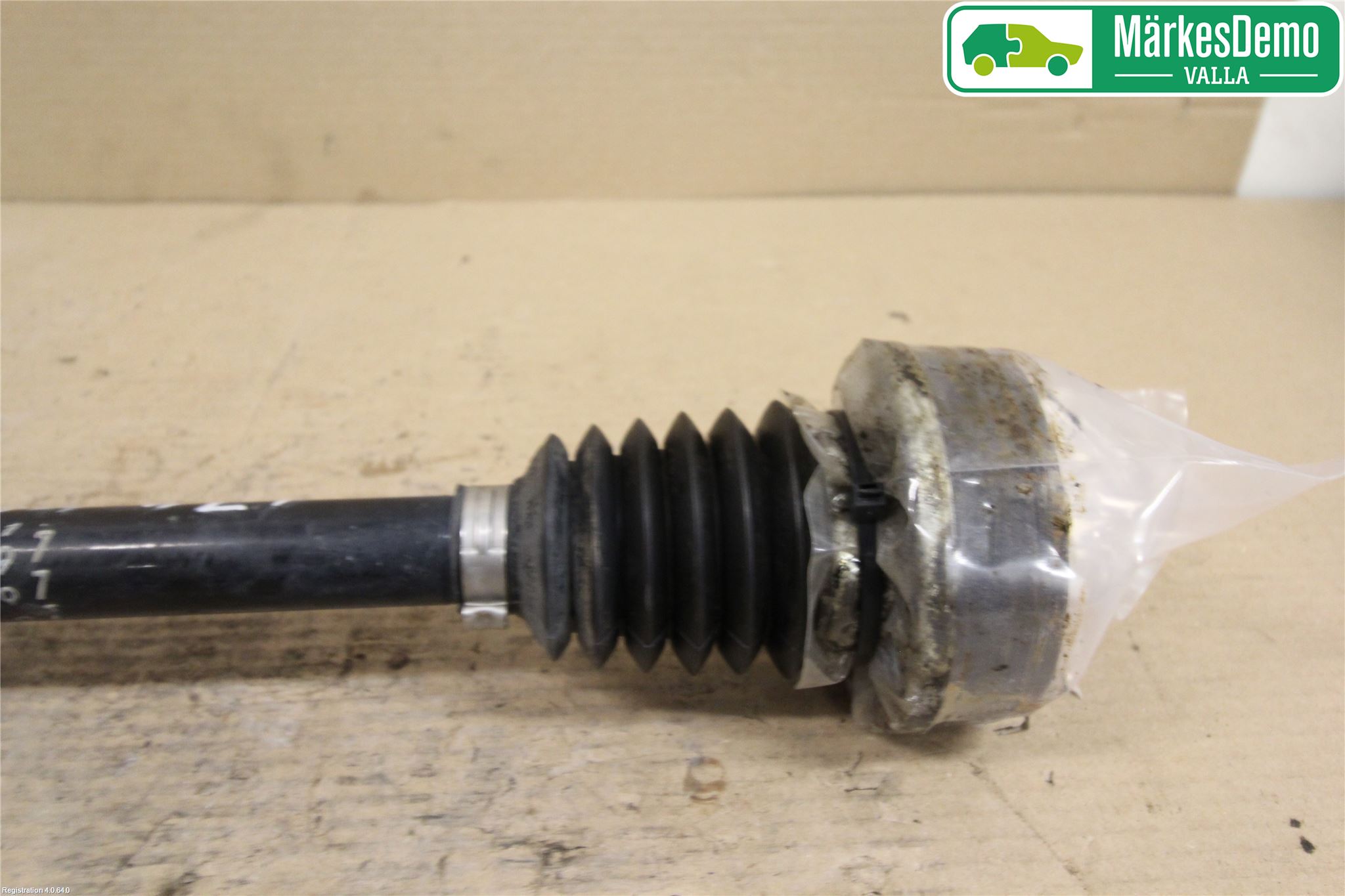 Volkswagen VW POLO 10-17 Drivaksel Foran Kompl Venstre