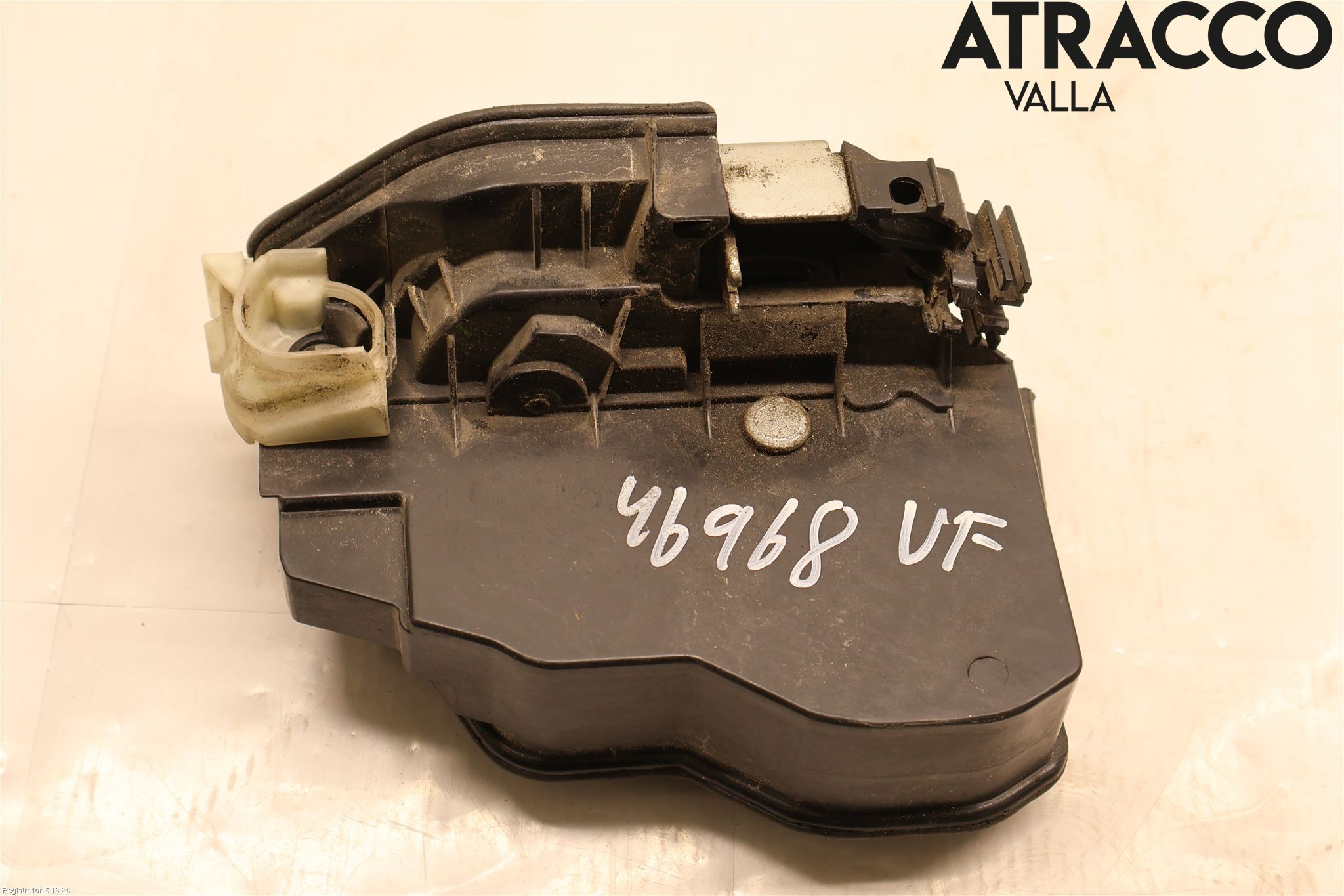 BMW 3 F30/F31/F80 12-19 Dørlås - Låsekasse