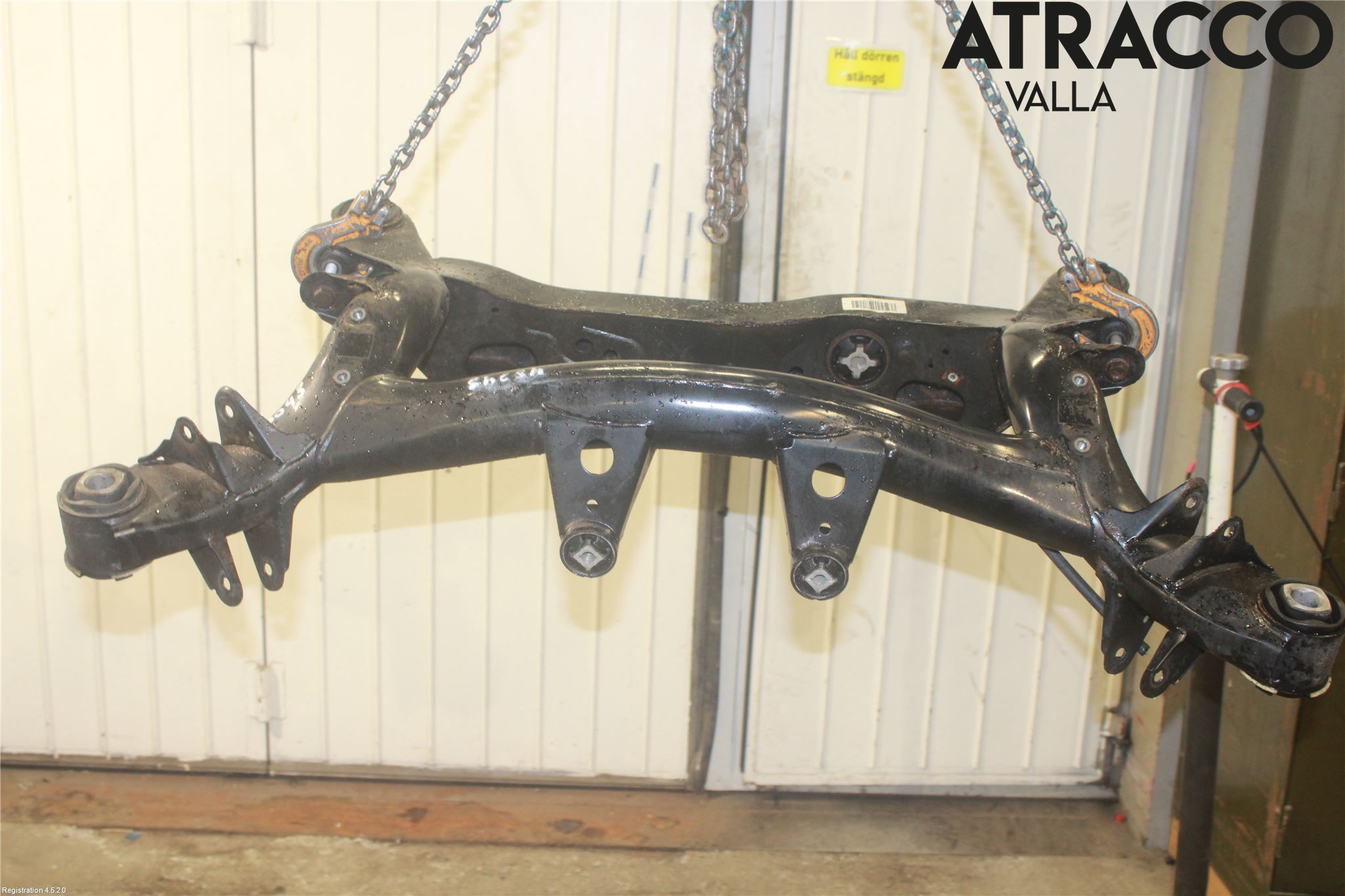 BMW 4 F32/F33/F82/F83 13-20 Bakaksel Feste Travers-Ramme