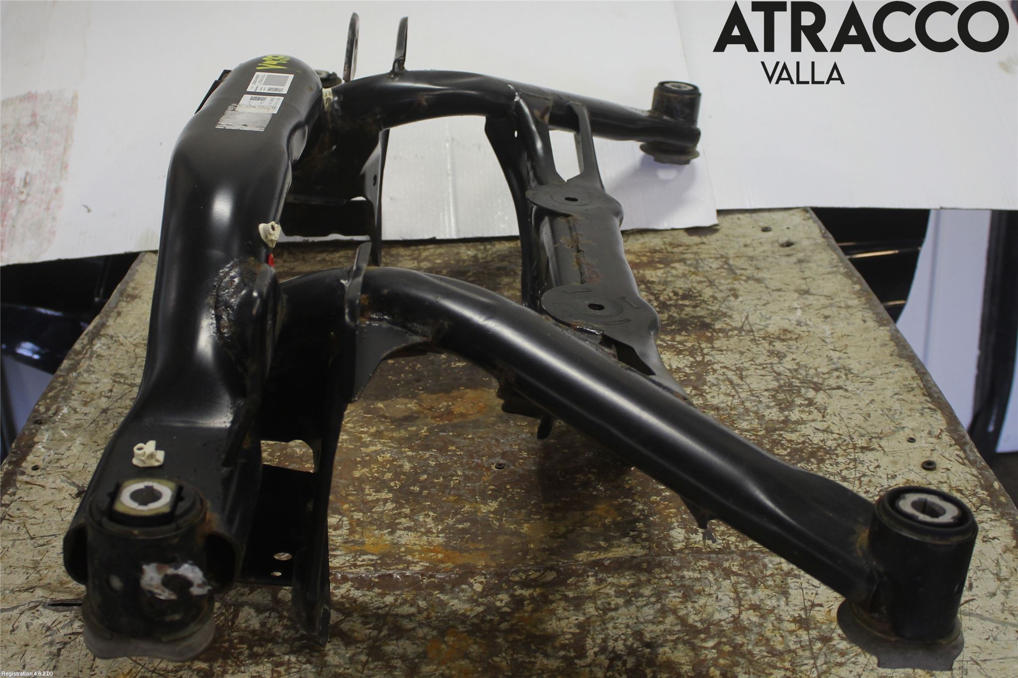 Volkswagen VW TIGUAN 16-24 Bakaksel Feste Travers-Ramme