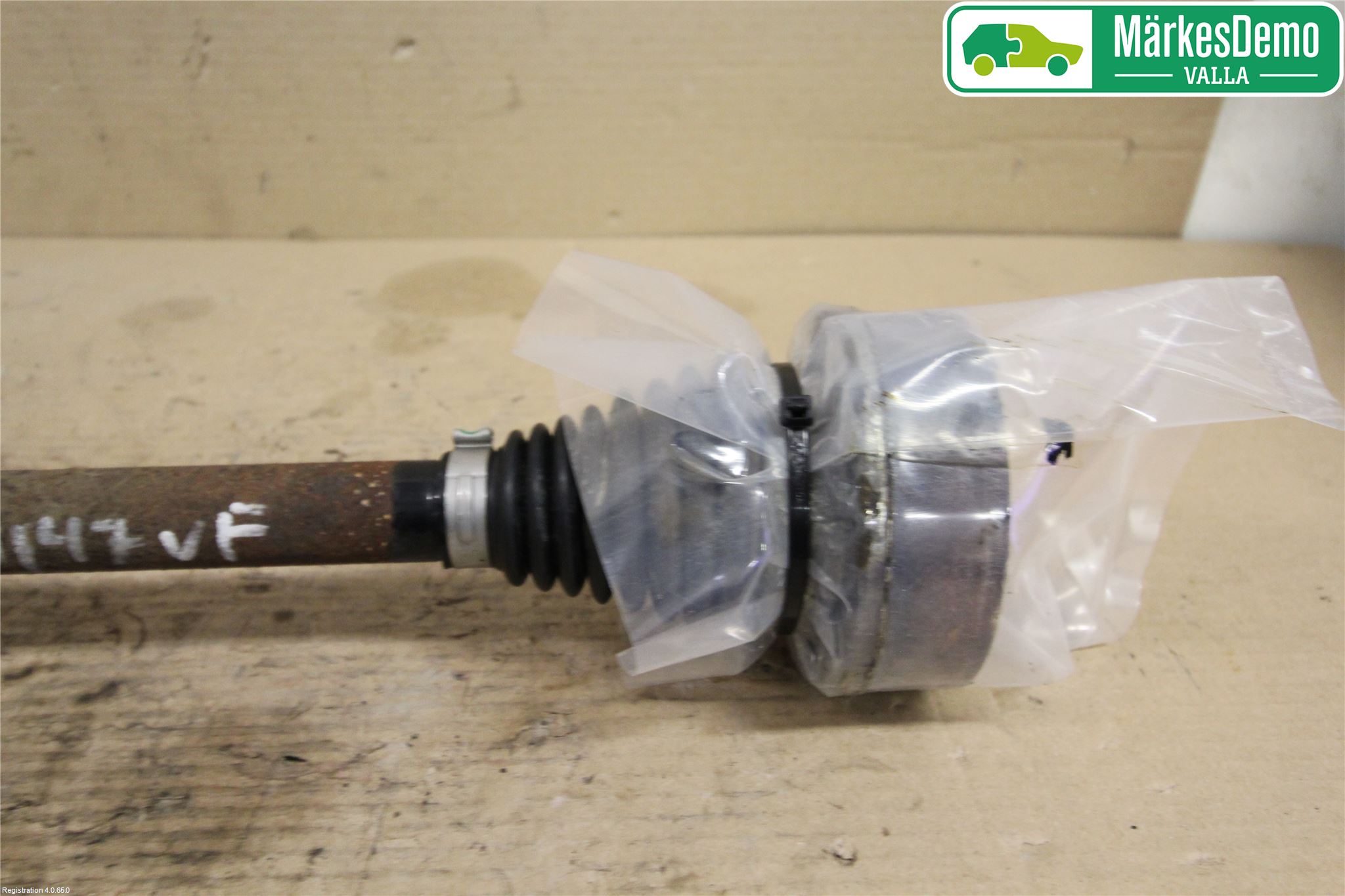 Volkswagen VW GOLF VI 09-13 Drivaksel Foran Kompl Venstre