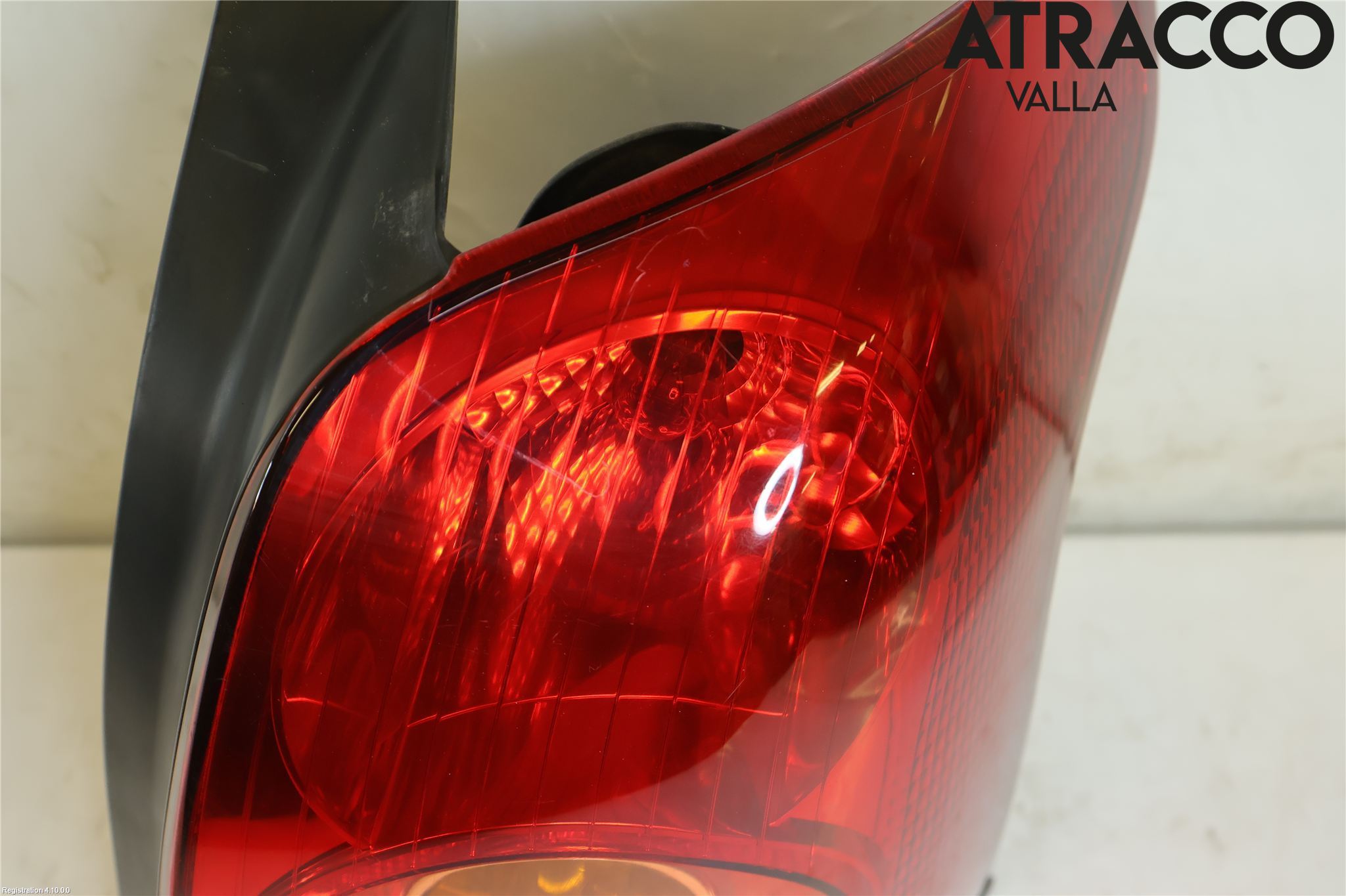 Toyota AVENSIS 03-06 Baklykt Høyre