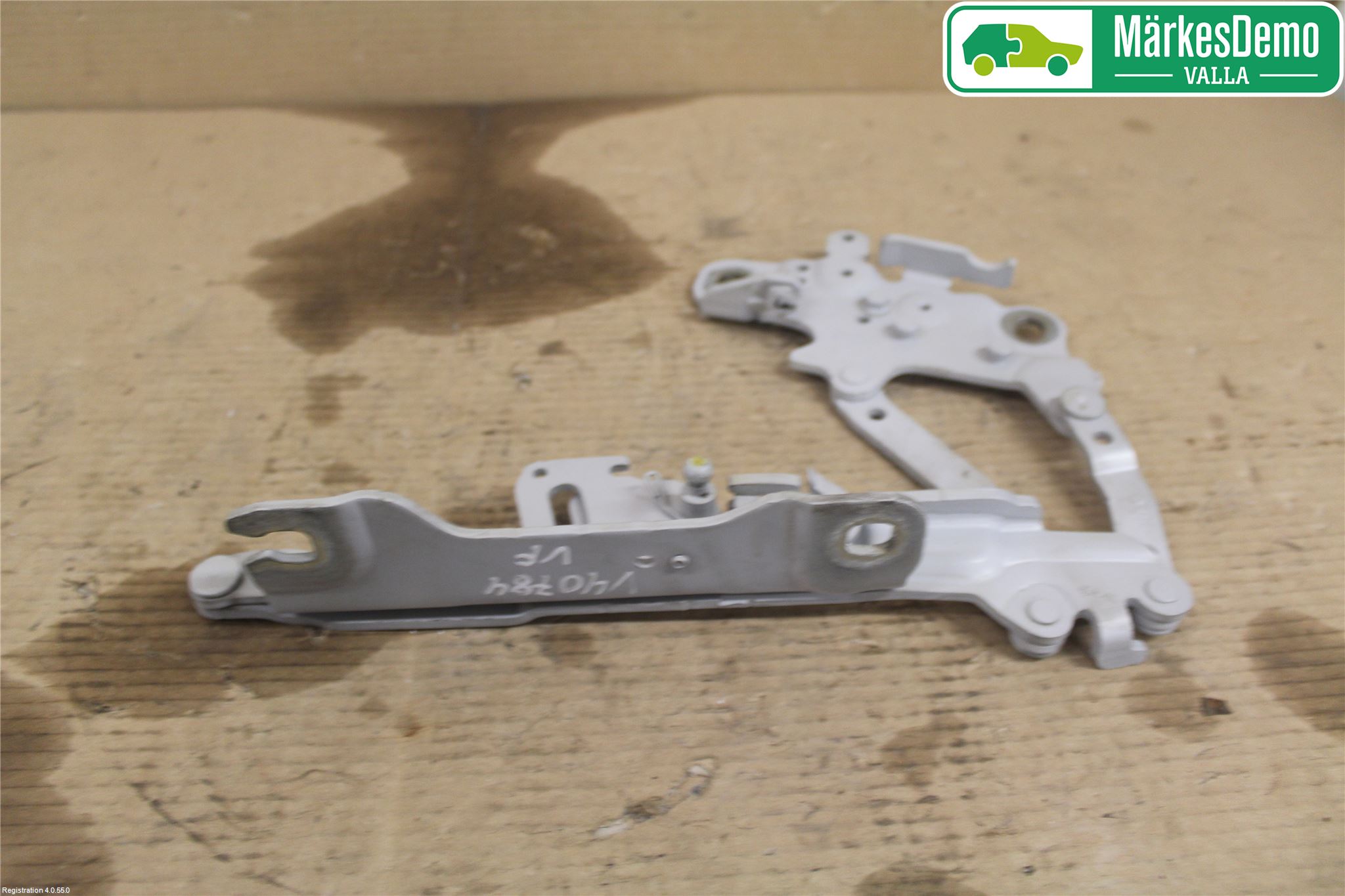 BMW 3 F30/F31/F80 12-19 Panser Hengsel - Hengsler
