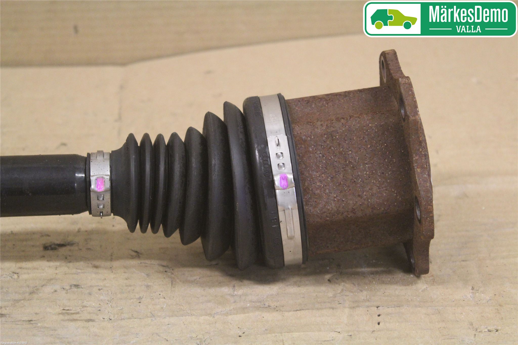 Audi A4/S4 08-11 Drivaksel Foran Kompl Venstre