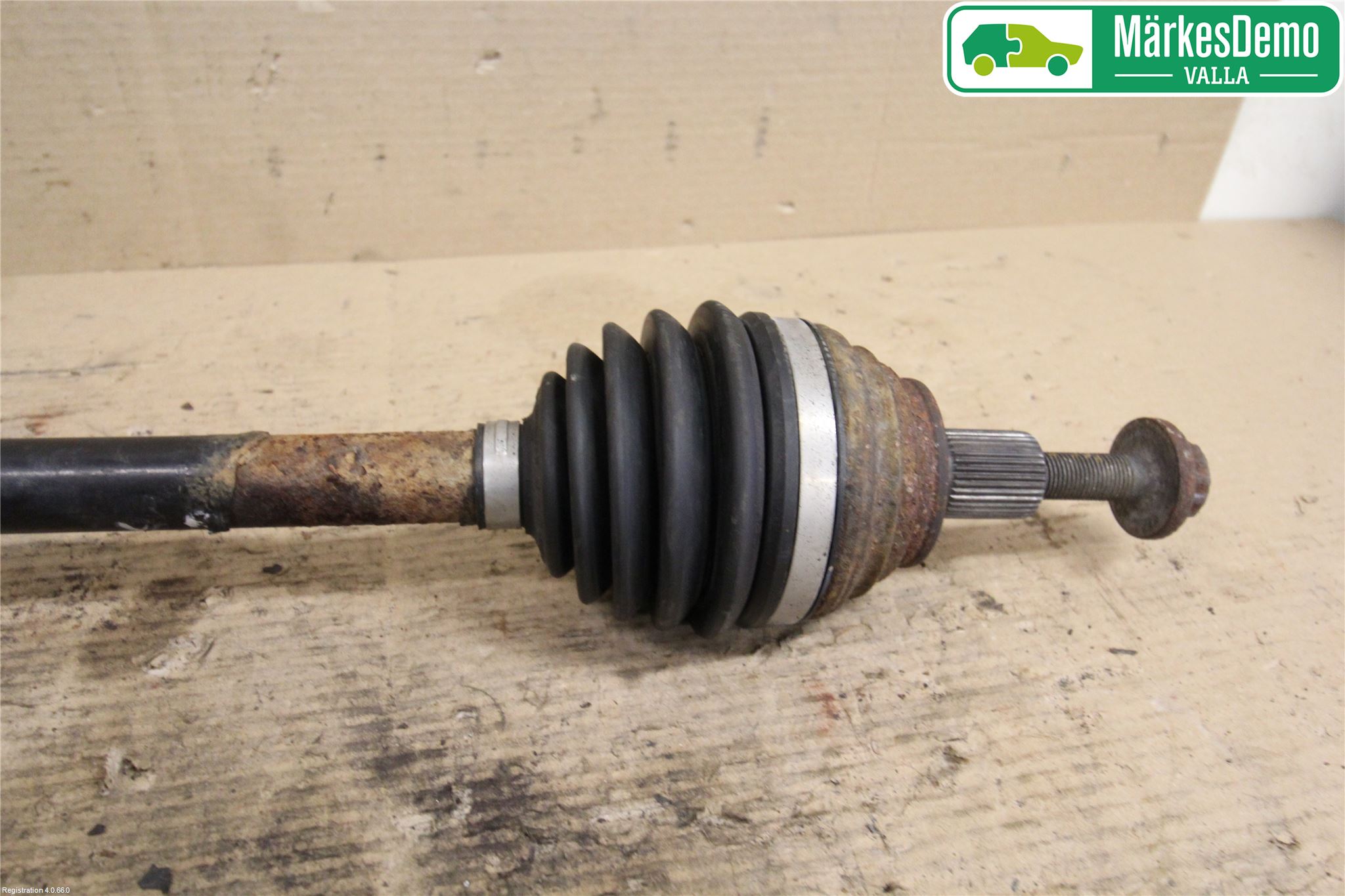 Volkswagen VW PASSAT 11-14 Drivaksel Foran Kompl Venstre
