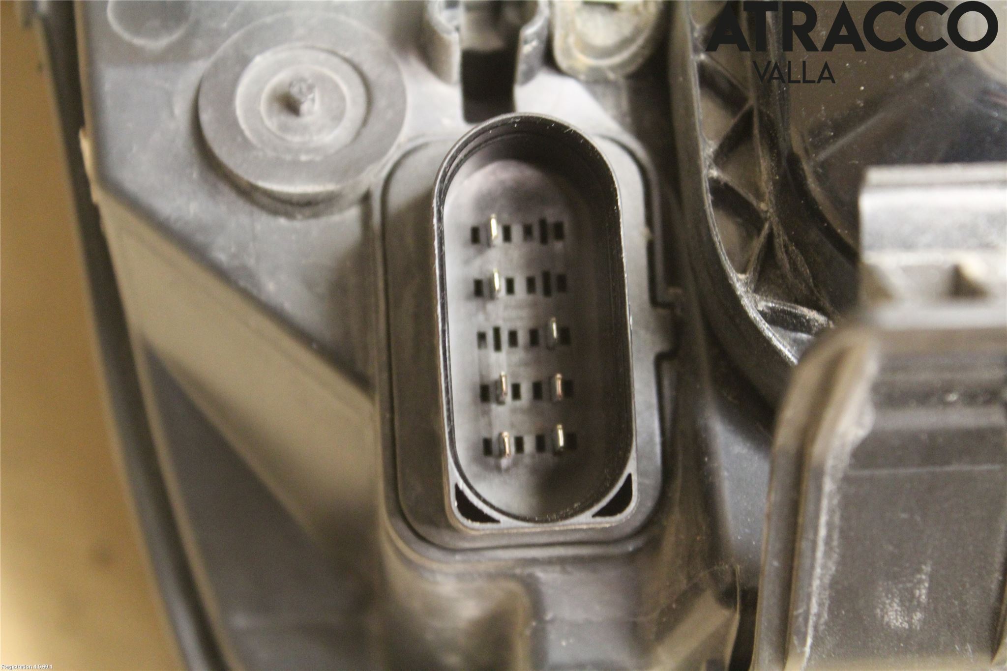 Ford FOCUS     04-07 Frontlykt Venstre