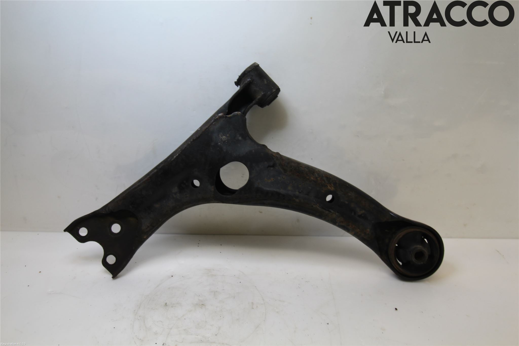 Toyota COROLLA 02-07 Bærearm Foran Høyre Nedre