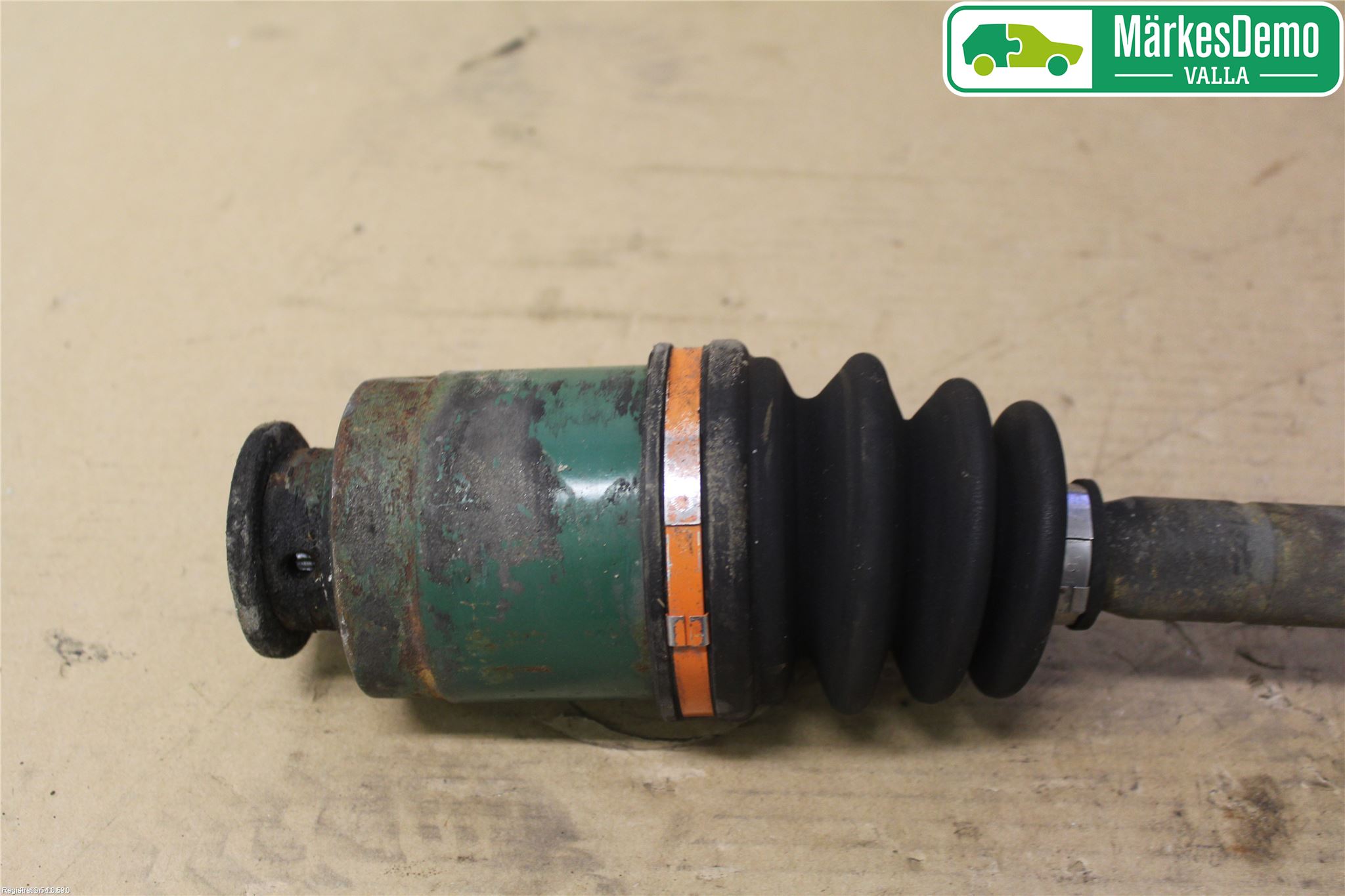Subaru IMPREZA II  01-02 Drivaksel Foran Kompl Venstre