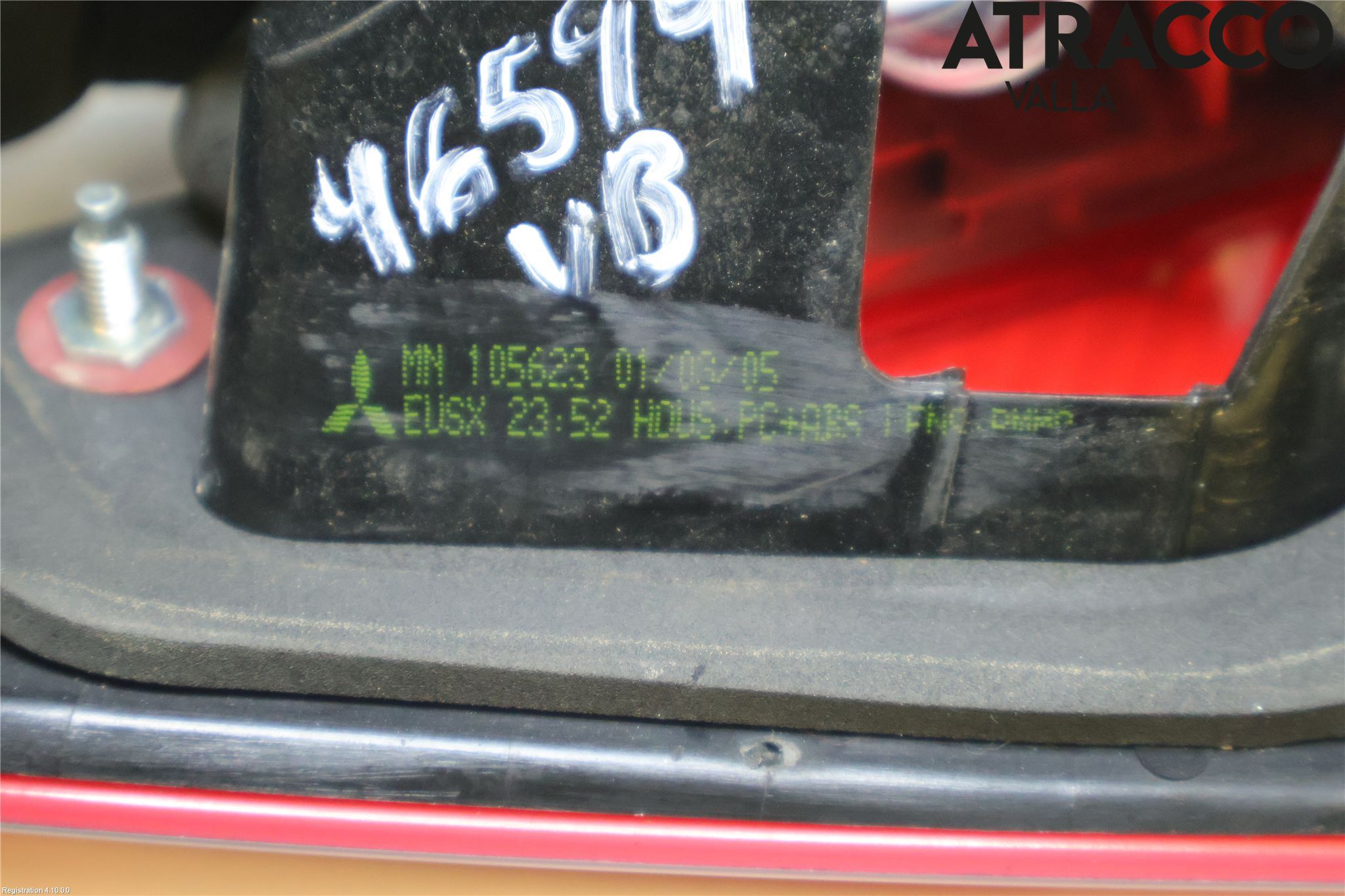 Mitsubishi COLT   04-08 Baklykt Venstre  På Luke(Indre