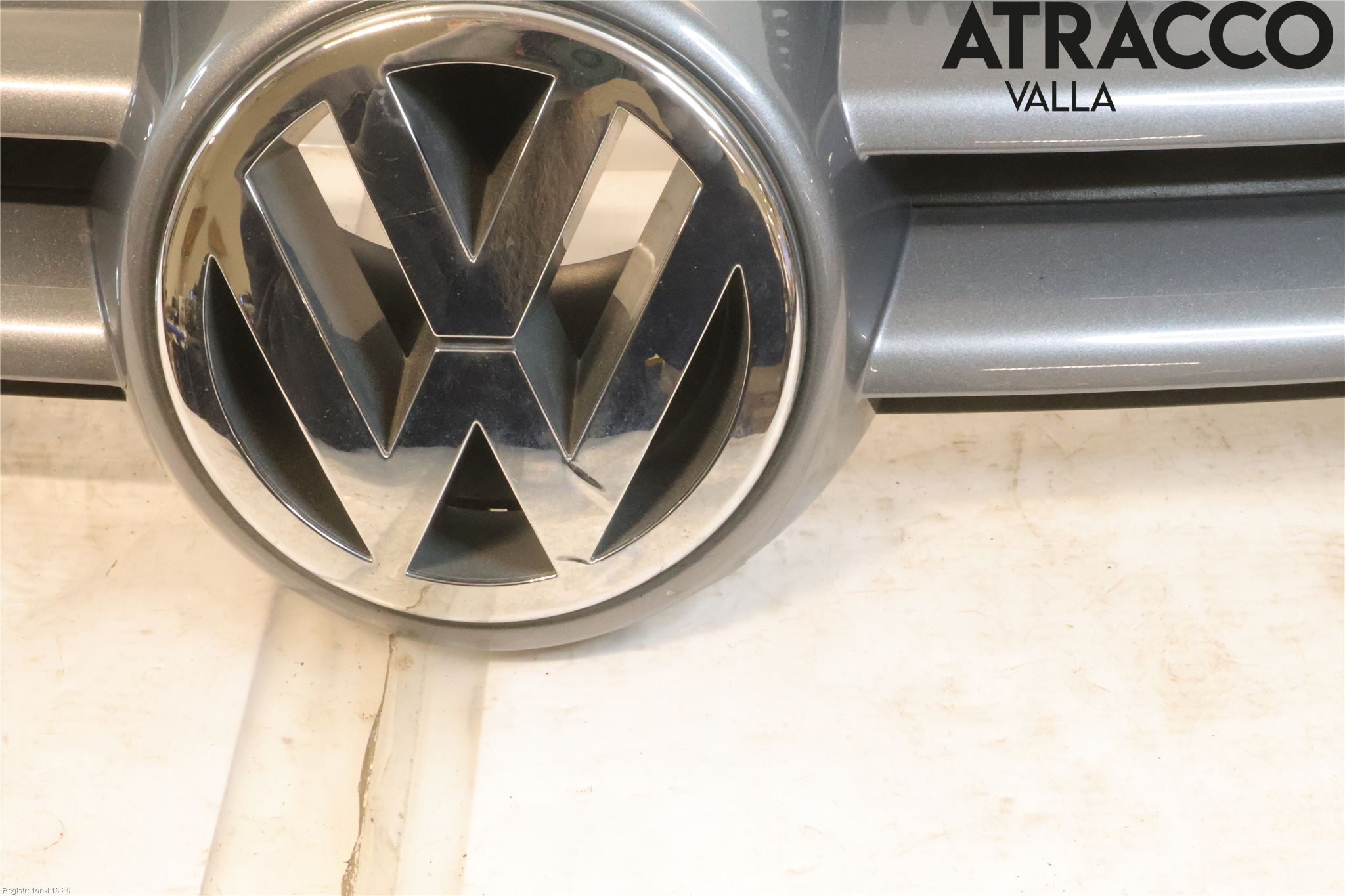 Volkswagen VW GOLF V 04-09 Grill Komplett