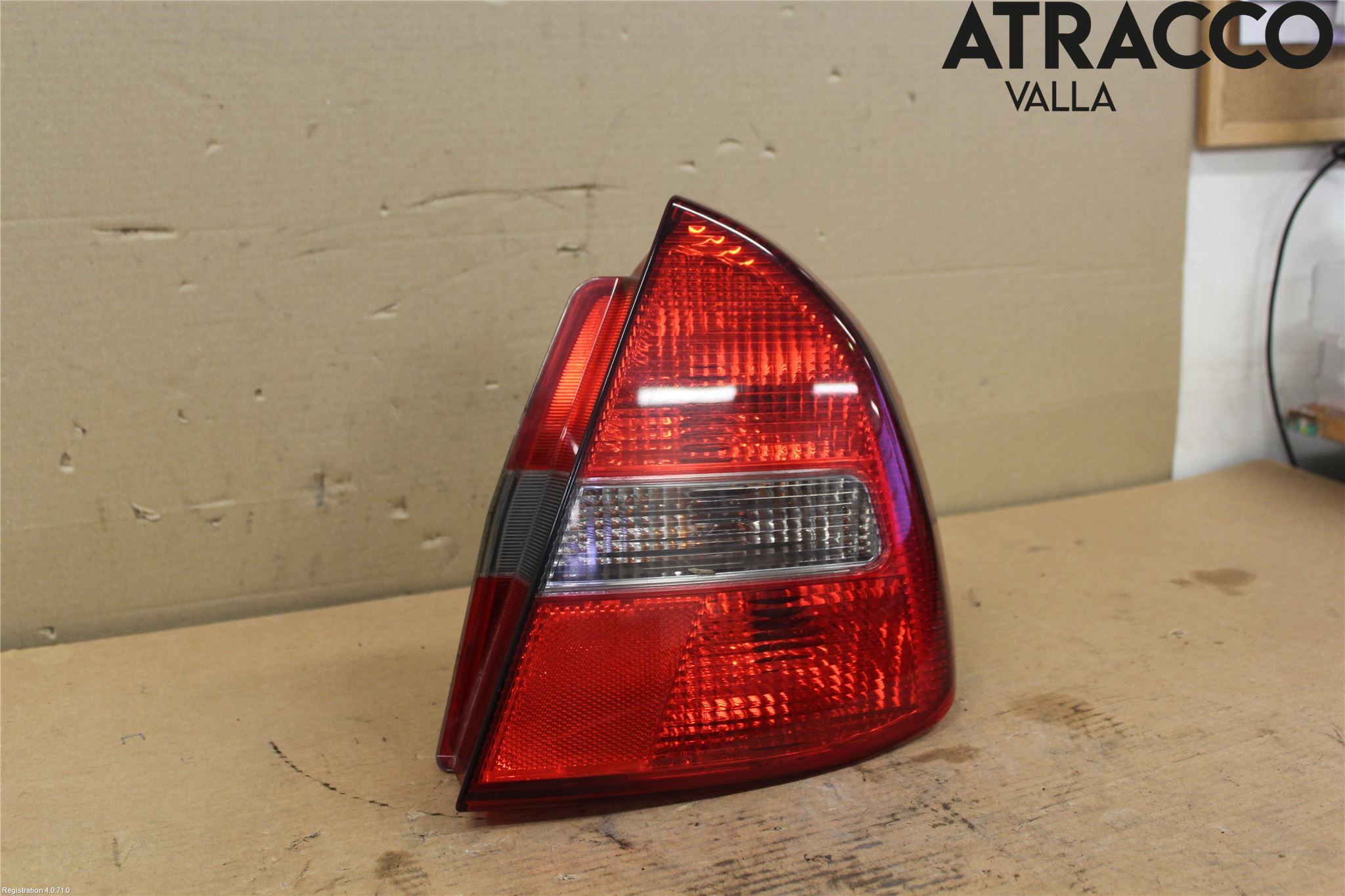 Mitsubishi CARISMA 00-04 Baklykt Høyre