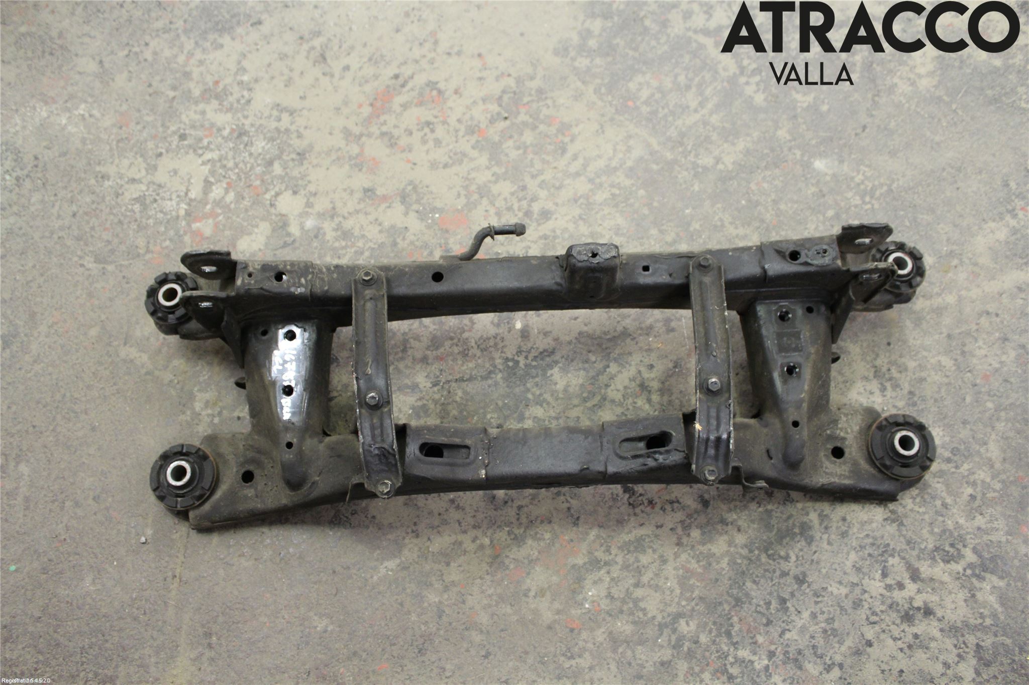 Toyota AURIS 13-19 Bakaksel Feste Travers-Ramme