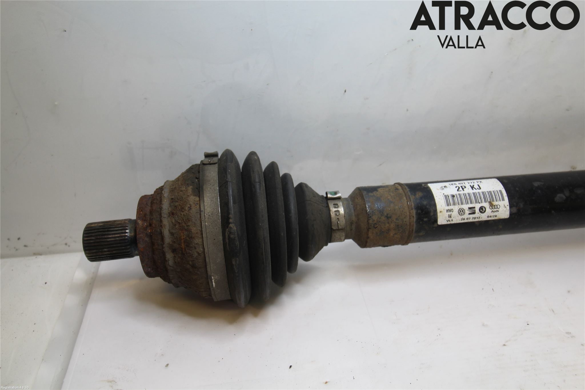 Volkswagen VW PASSAT 11-14 Drivaksel Foran Kompl Høyre