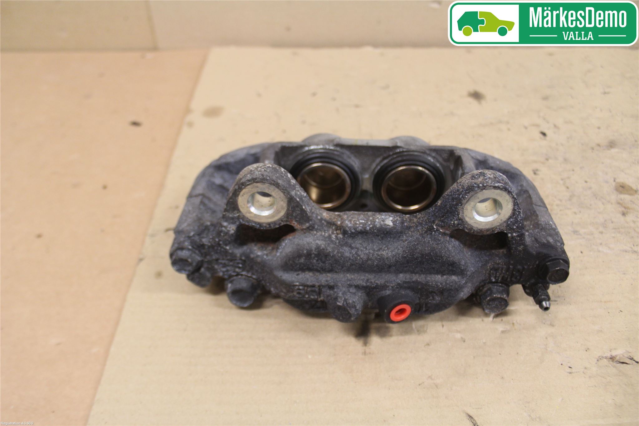 Toyota HILUX 16- Bremsecaliper Foran Høyre