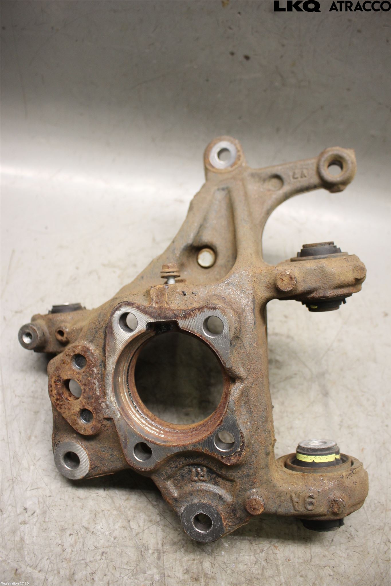 Toyota COROLLA CROSS XG10 22- Spindel Hb