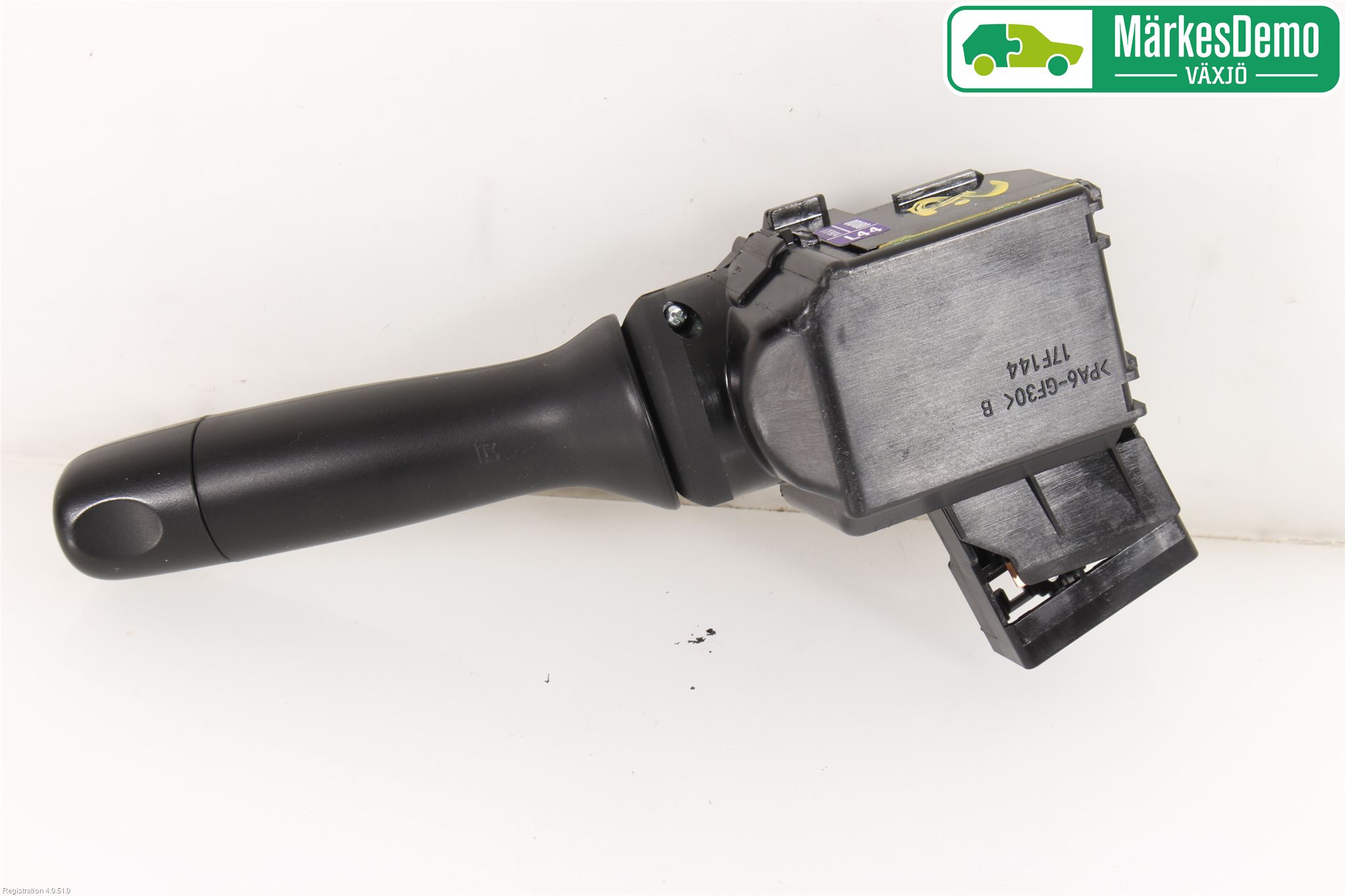 Toyota YARIS XP130 15-20 Bryter Ratt Visker - Spyler