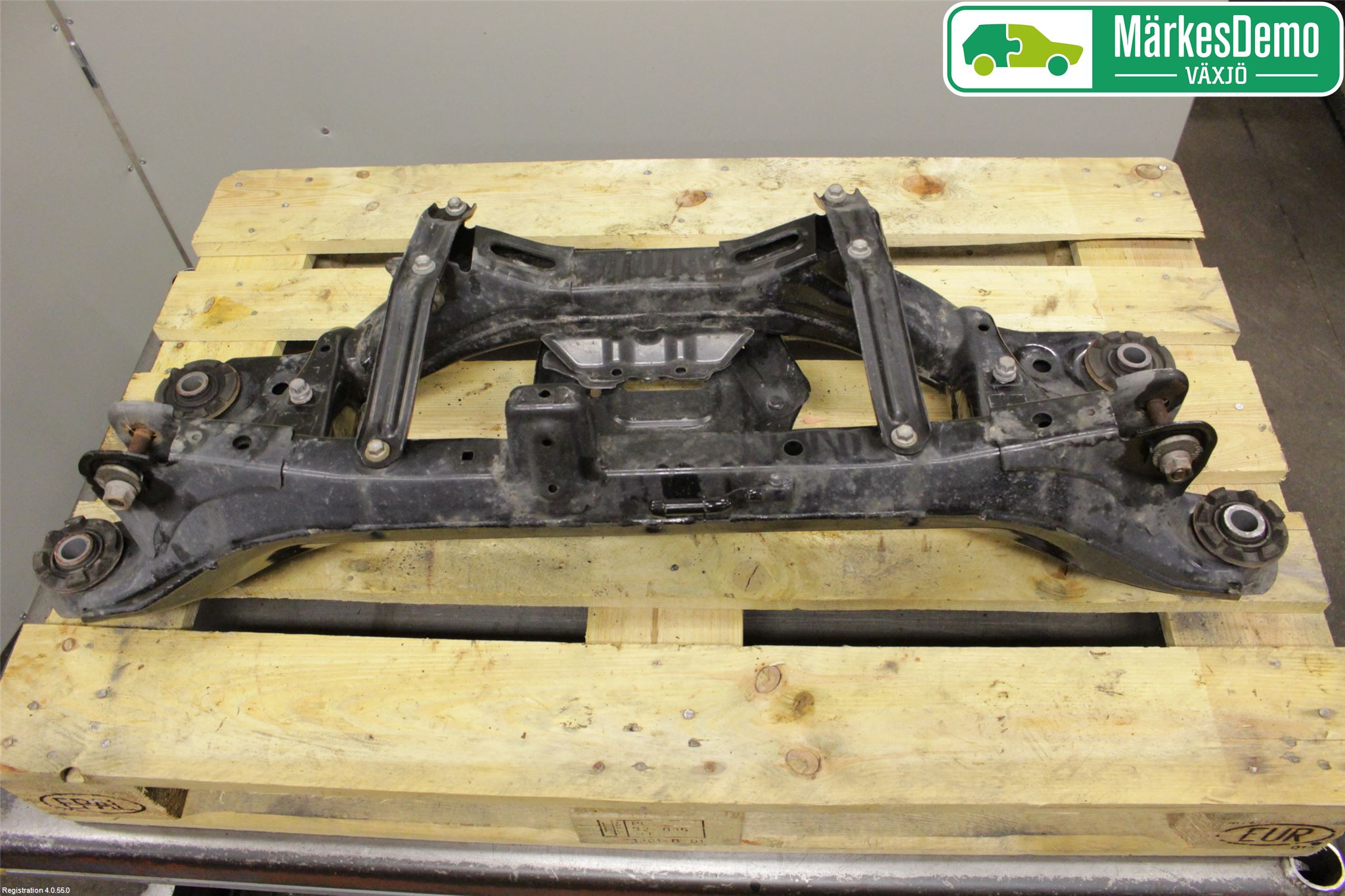 Toyota AVENSIS 16-18 Bakaksel Feste Travers-Ramme