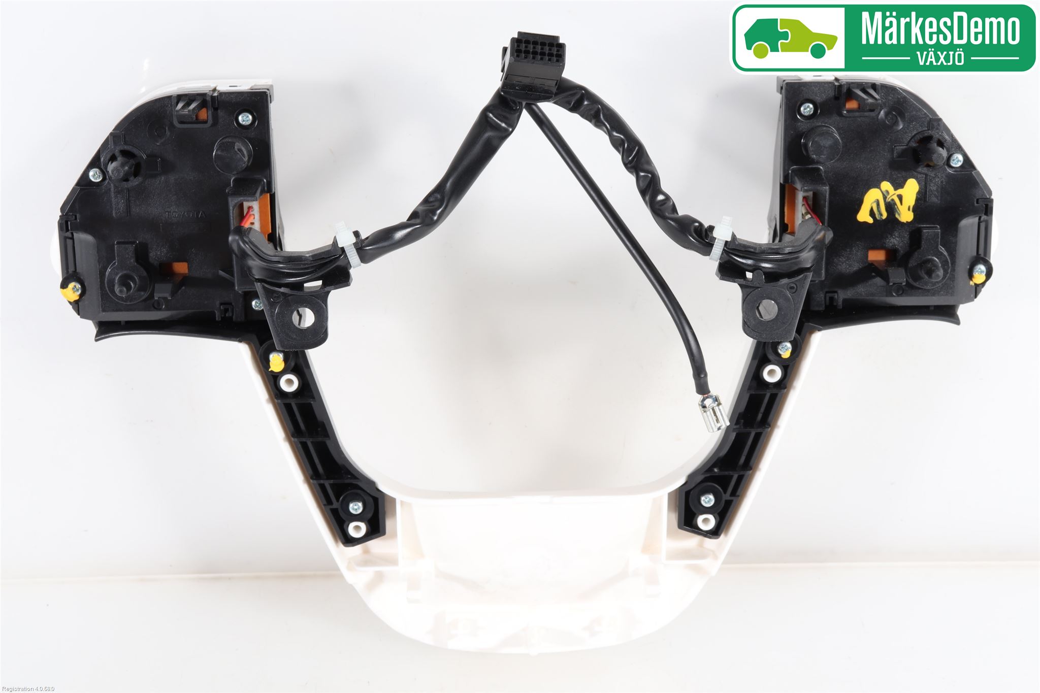 Toyota PRIUS (ZVW50) 16-21 Bryter Ratt Radio-Stereo