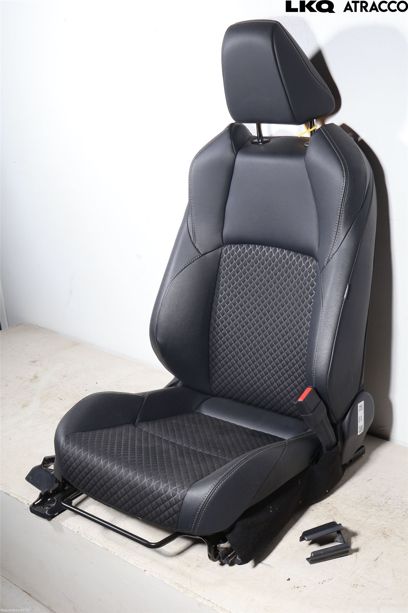 Toyota YARIS XP21 20- Innr Sete Foran Høyre