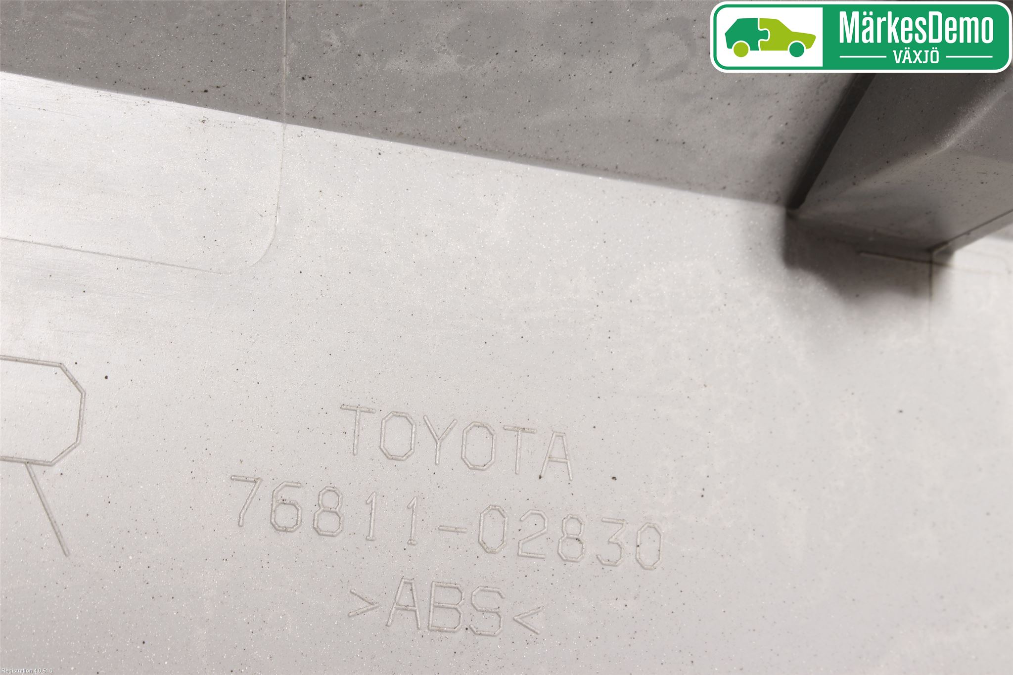 Toyota AURIS 13-19 Refleksplate - Skiltplate
