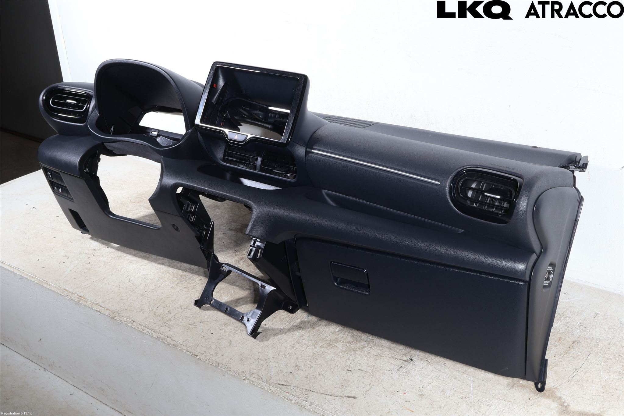 Toyota YARIS XP21 20- Dashbord