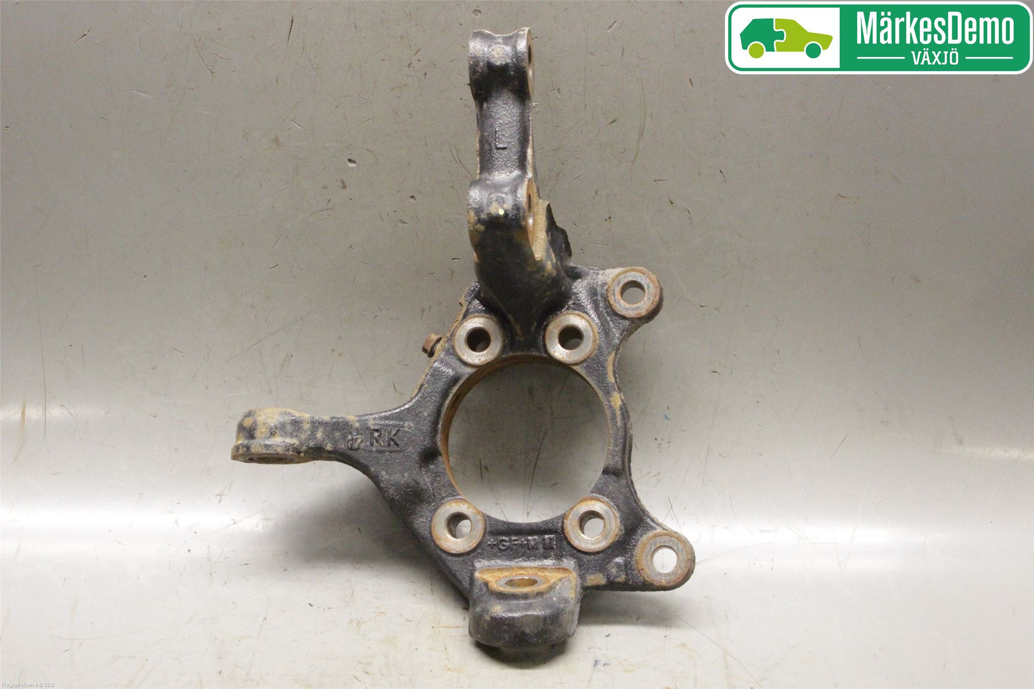 Toyota AVENSIS 16-18 Spindel Vf