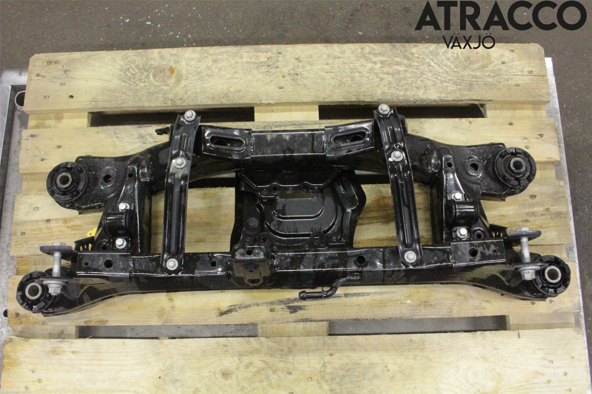 Toyota AVENSIS 09-15 Bakaksel Feste Travers-Ramme