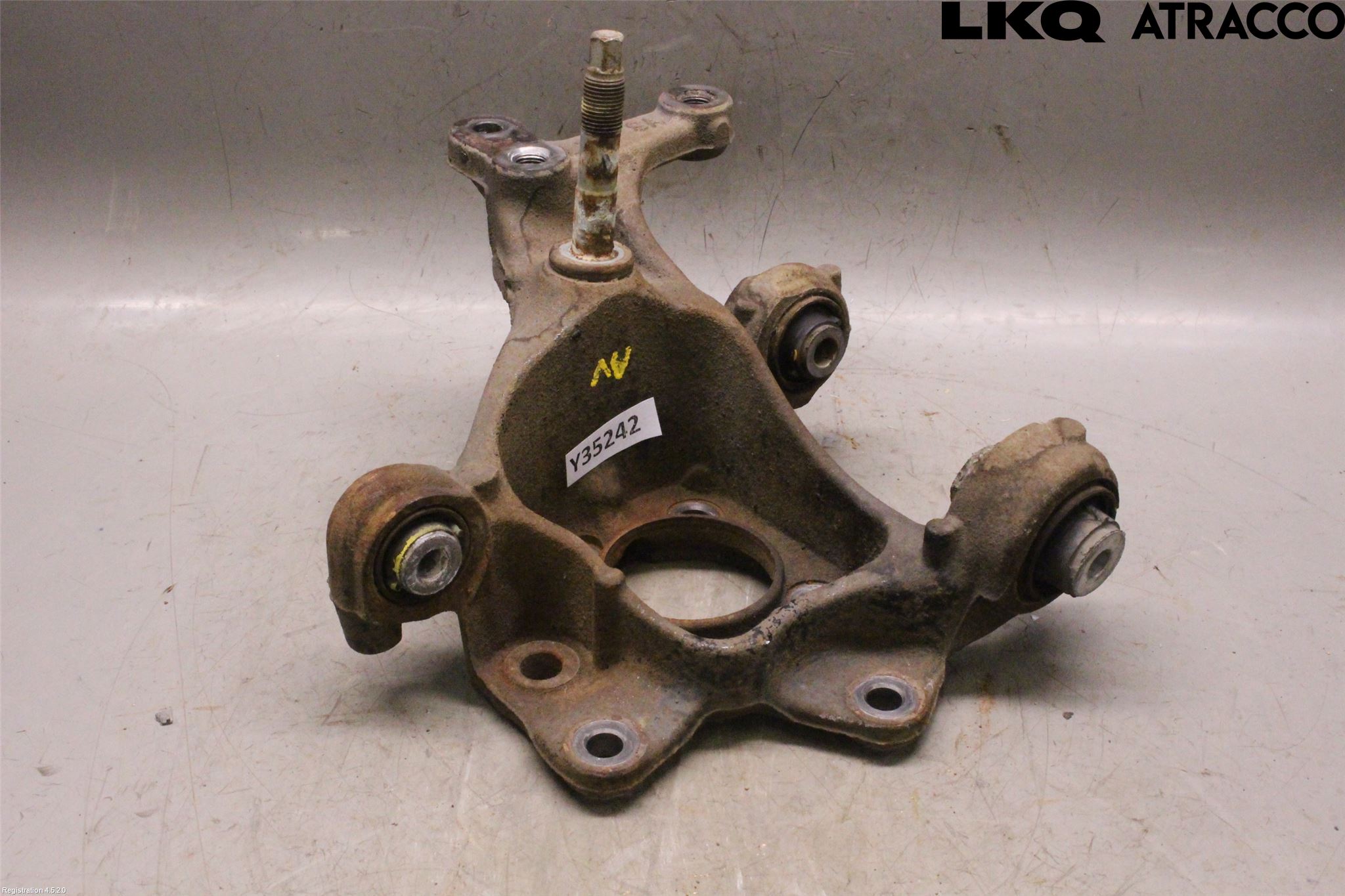 Toyota COROLLA CROSS XG10 22- Spindel Vb