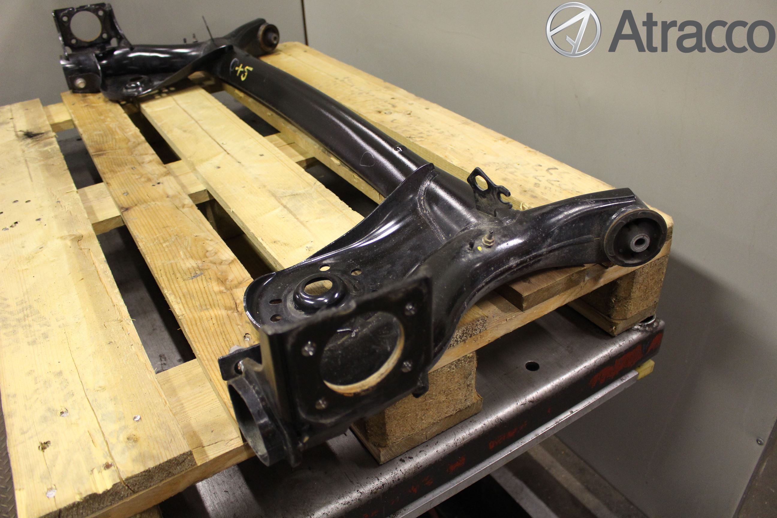 Toyota AYGO 15-21 Bakaksel Feste Travers-Ramme