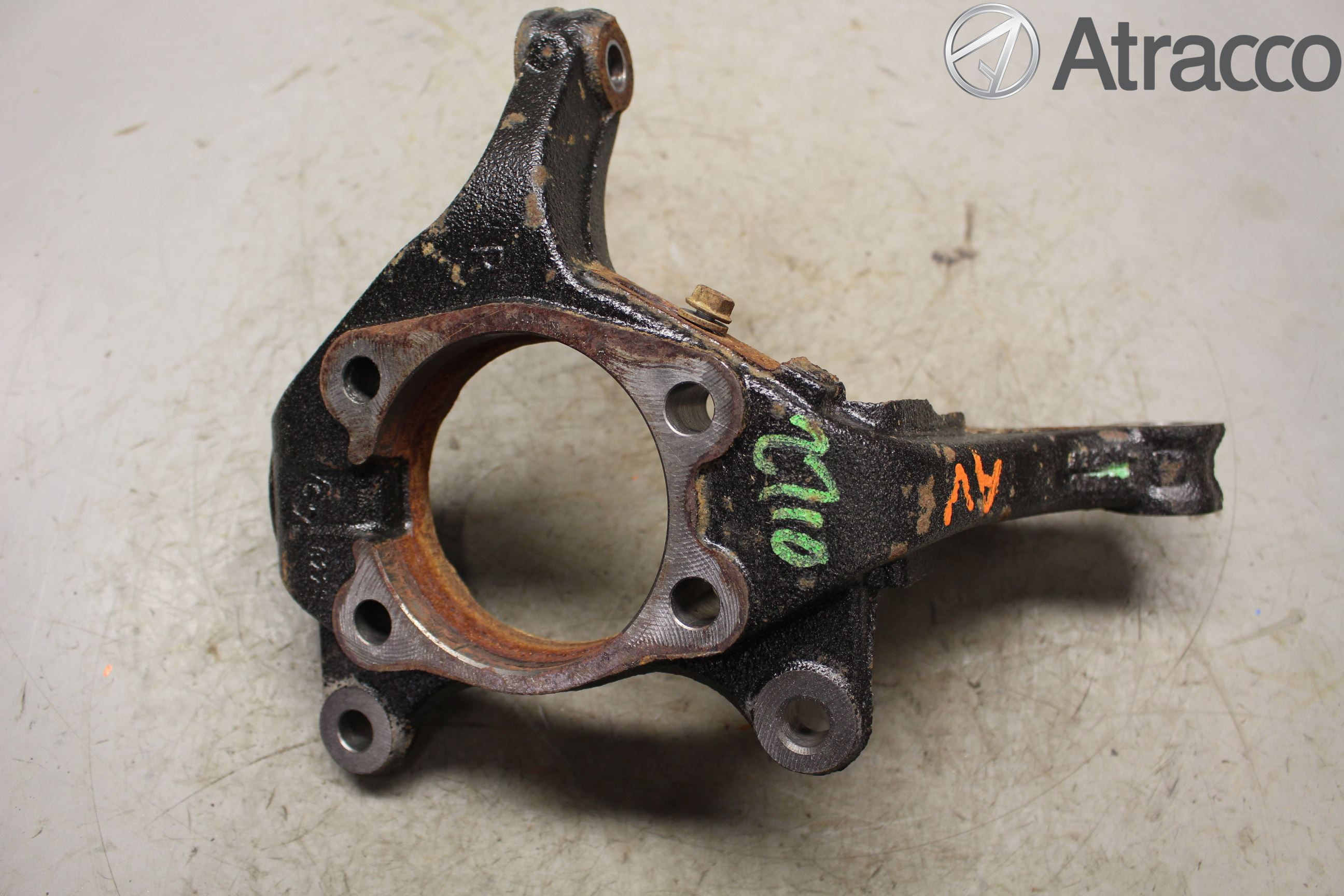 Toyota AVENSIS 16-18 Spindel Hf