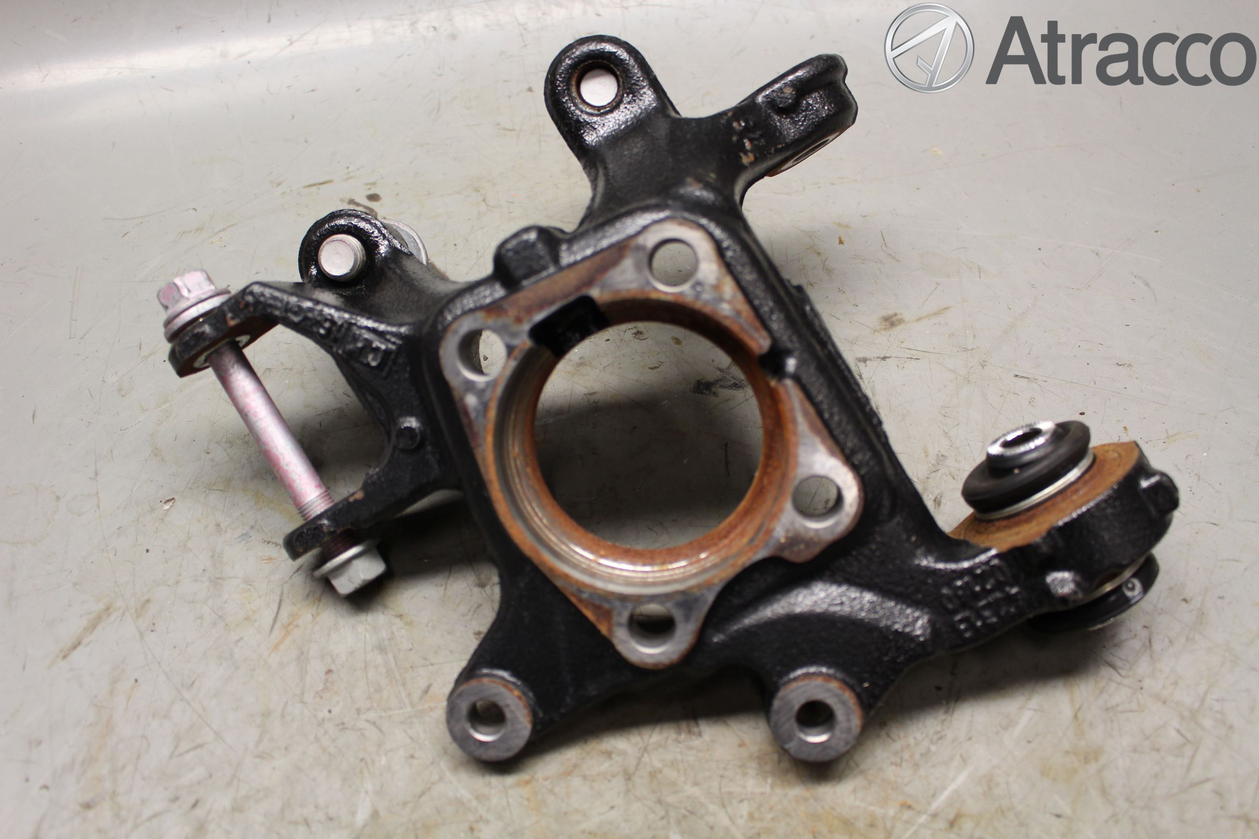 Toyota AURIS 13-19 Spindel Hb